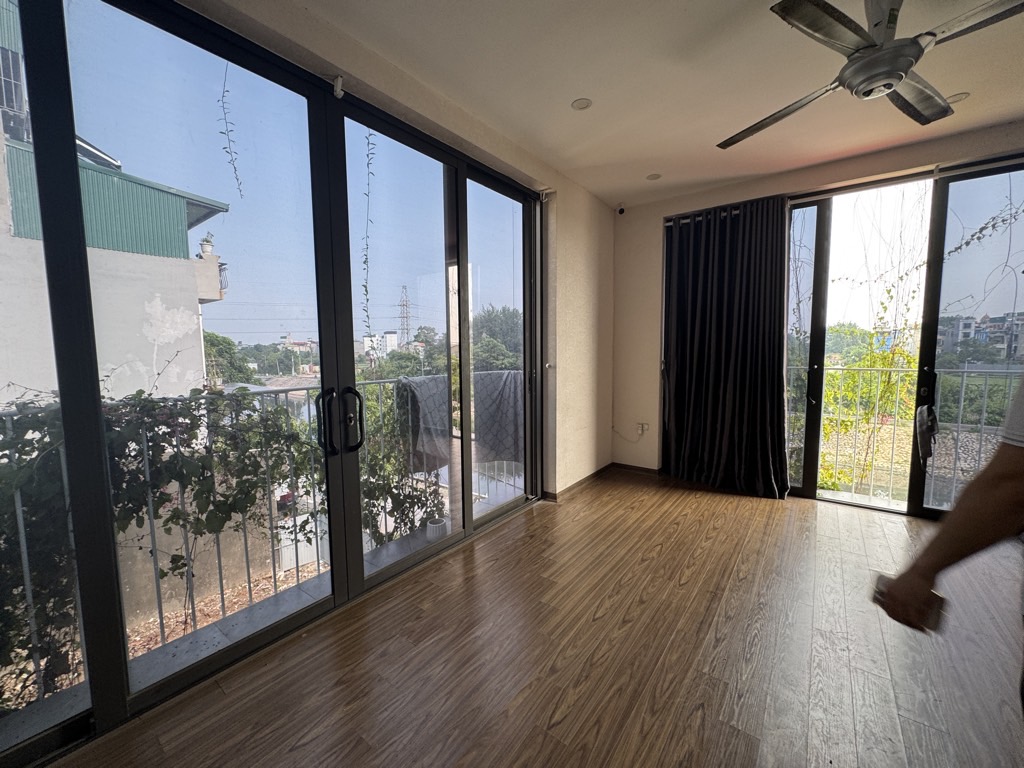 Bán nhà Tây Nam Linh Đàm - diện tích 180m2 4 tầng - Lô góc - giá 41,8 tỷ