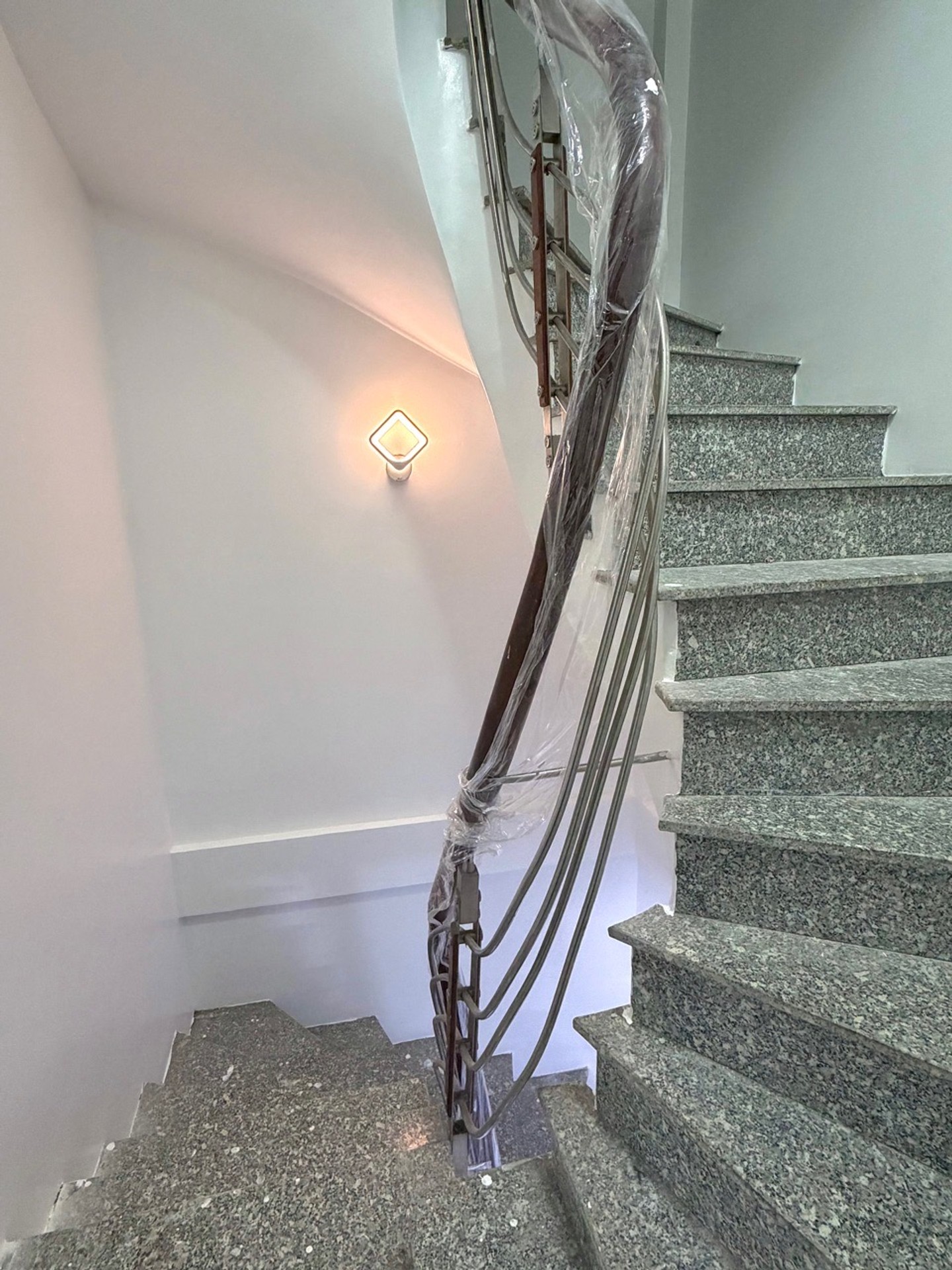 Bán nhà Hoàng Mai - diện tích 24m2 4 tầng - Nhà đẹp, khung BTCT - giá 6,6 tỷ