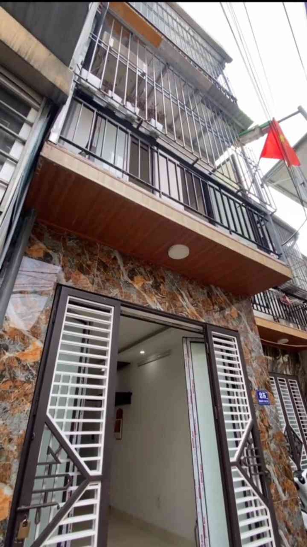 Bán nhà Đông Thiên - diện tích 31m2 3 tầng - 3 ngủ đầy đủ công năng - giá 3 tỷ