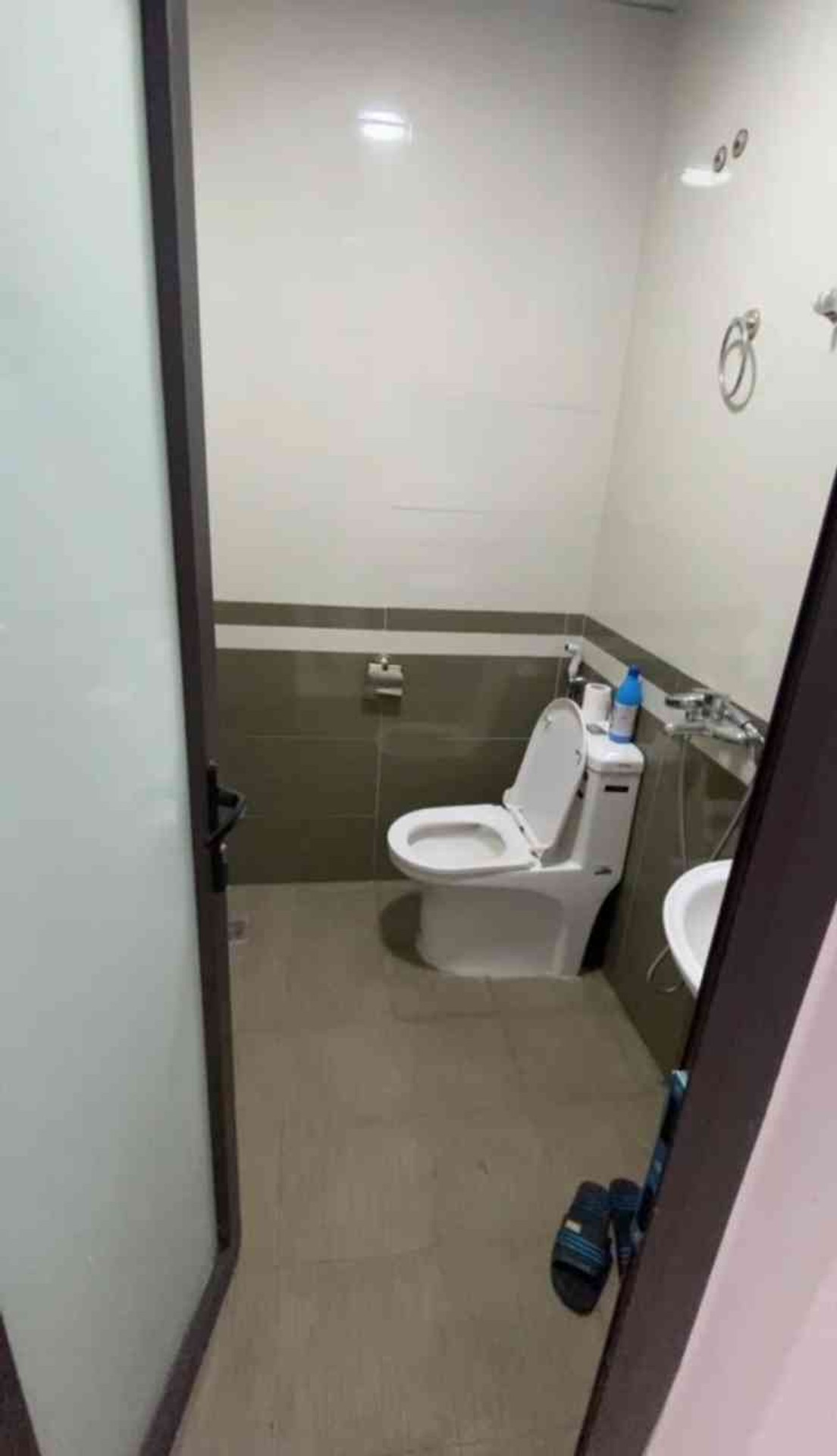 Bán nhà Đông Thiên - diện tích 31m2 3 tầng - 3 ngủ đầy đủ công năng - giá 3 tỷ