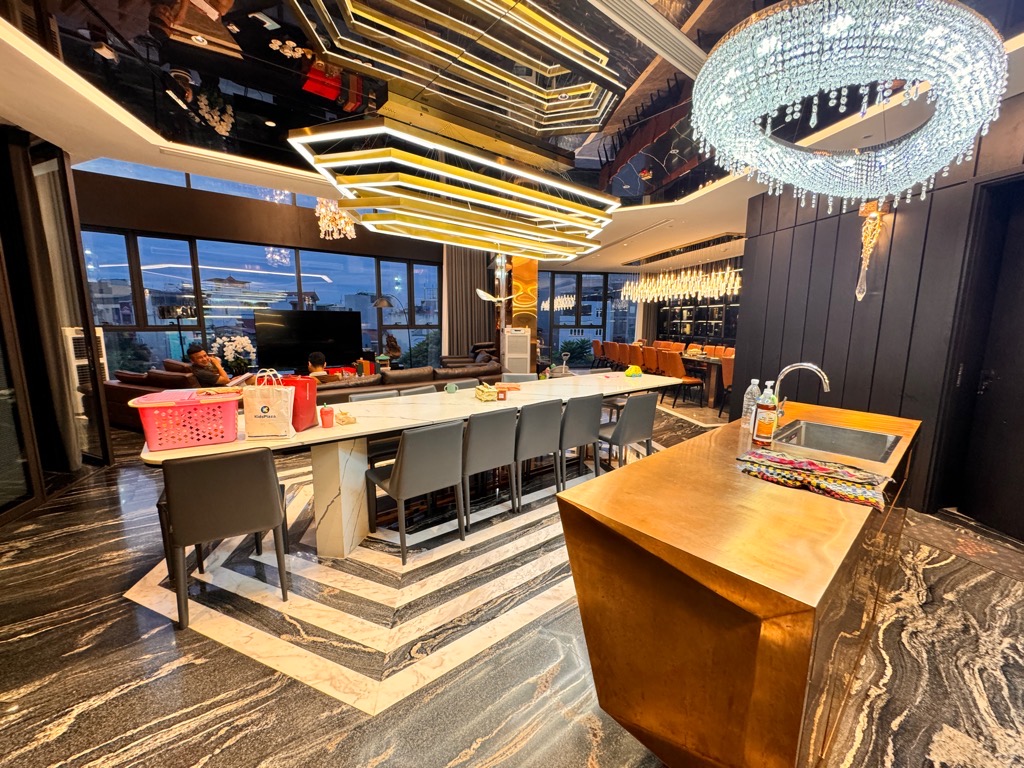 Bán nhà Đại Kim - diện tích 210m2 9 tầng - Lô góc 3 mặt thoáng - giá 140 tỷ