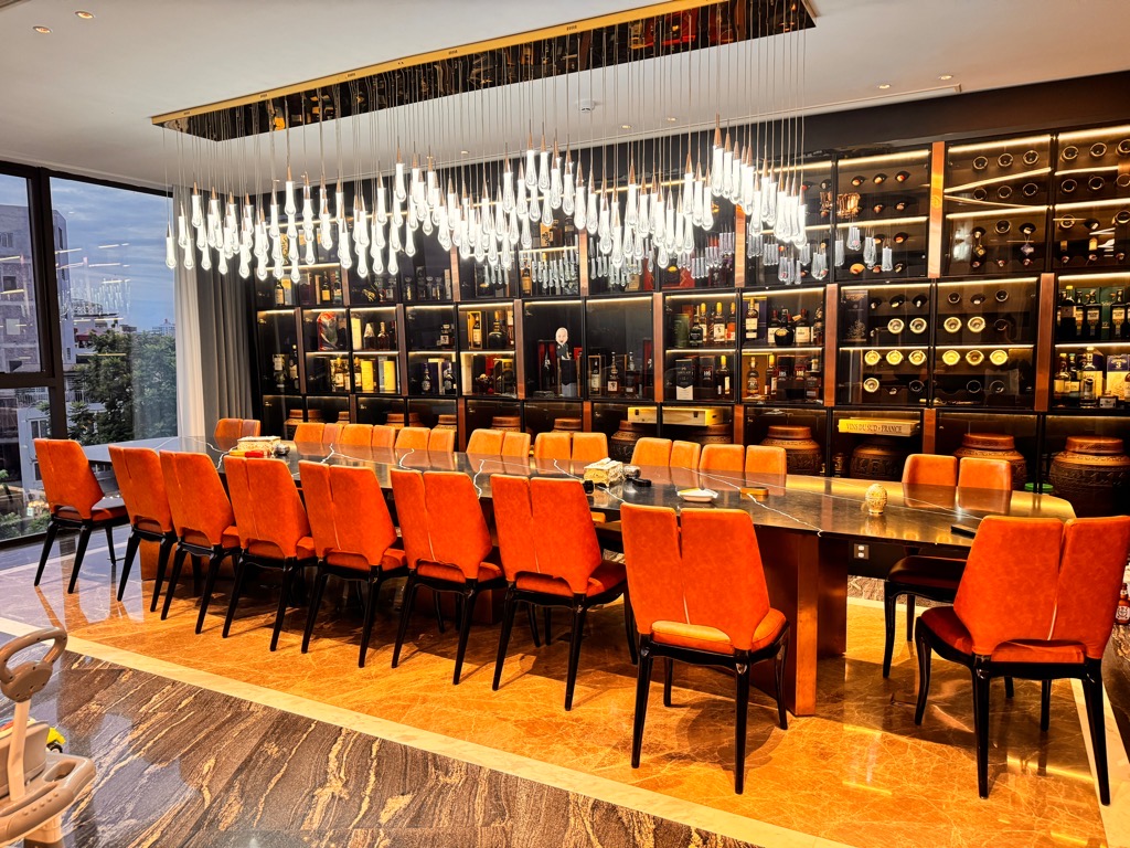 Bán nhà Đại Kim - diện tích 210m2 9 tầng - Lô góc 3 mặt thoáng - giá 140 tỷ