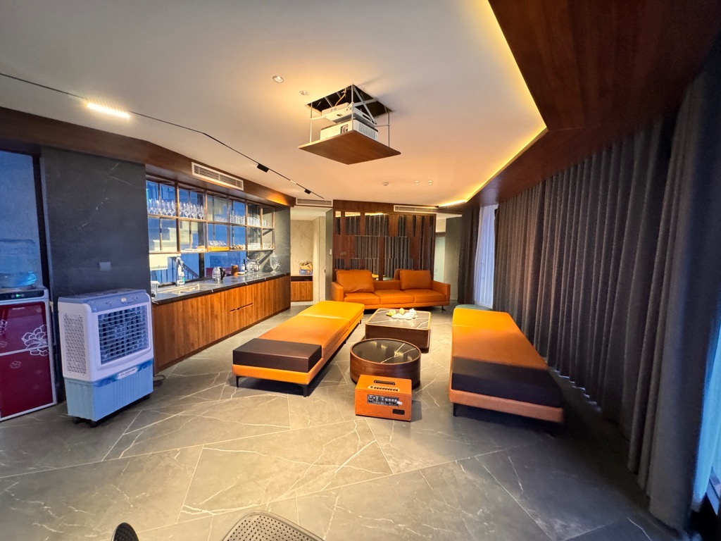 Bán nhà Đại Kim - diện tích 210m2 9 tầng - Lô góc 3 mặt thoáng - giá 140 tỷ