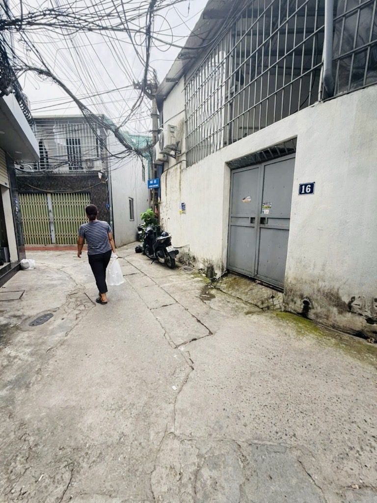 Bán nhà Lĩnh Nam - diện tích 95m2 1 tầng - Ô tô đỗ cổng - giá 11,9 tỷ