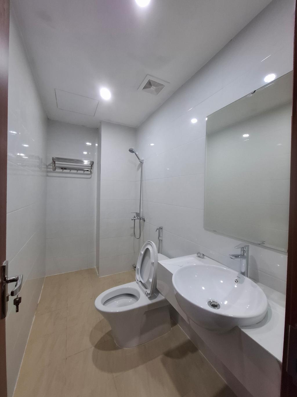 Bán nhà Hòa Bình - diện tích 85m2 7 tầng - Ô tô đỗ cửa - giá 24 tỷ