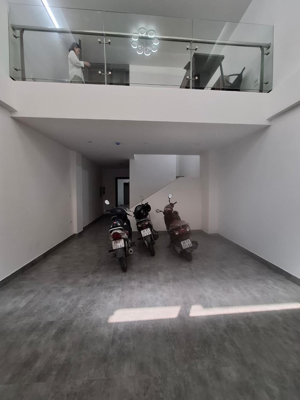 Bán nhà Hòa Bình - diện tích 85m2 7 tầng - Ô tô đỗ cửa - giá 24 tỷ