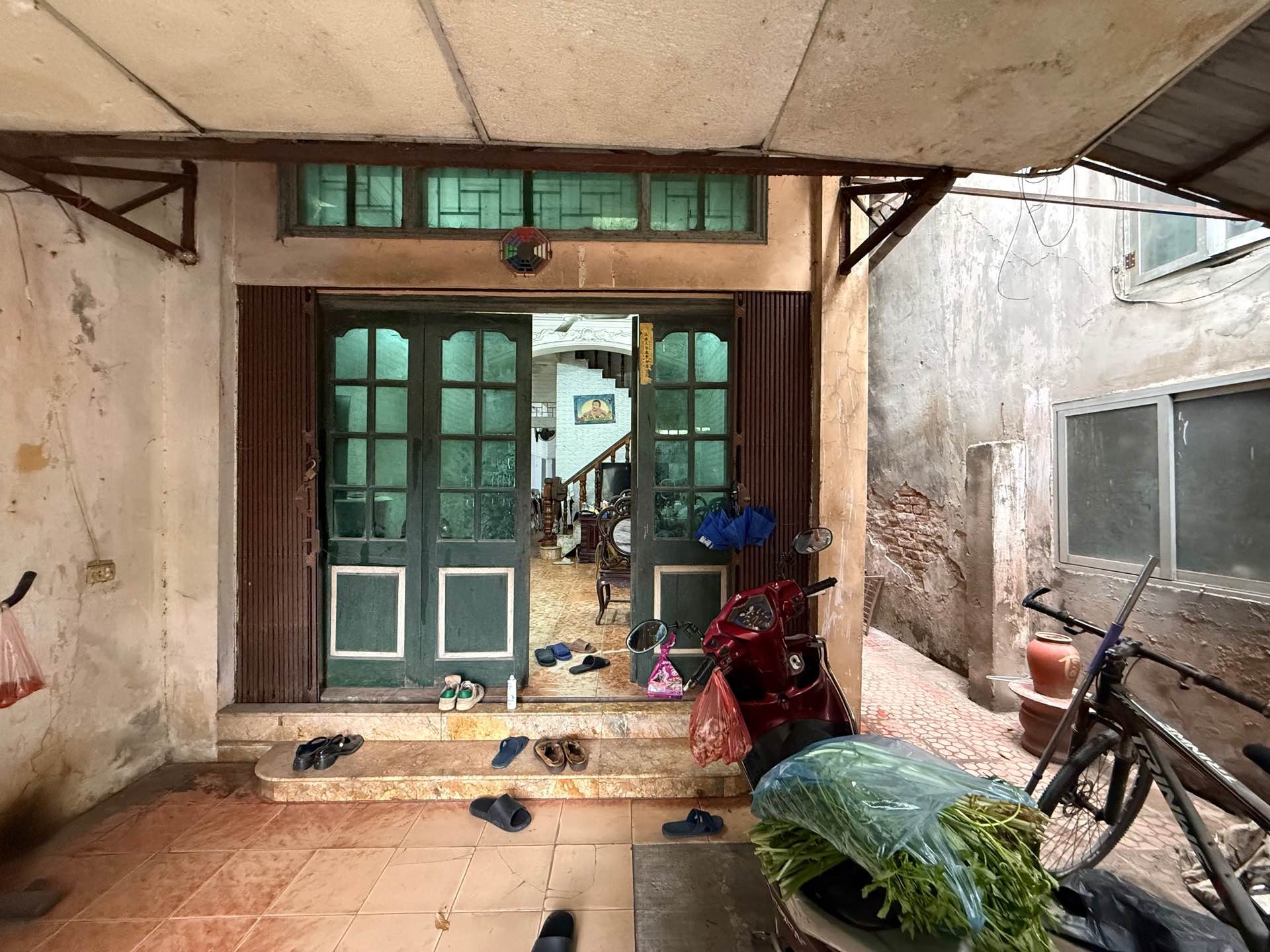 Bán nhà Khương Thượng - diện tích 73m2 4 tầng - Mặt hồ, kinh doanh sầm uất - giá 28,5 tỷ