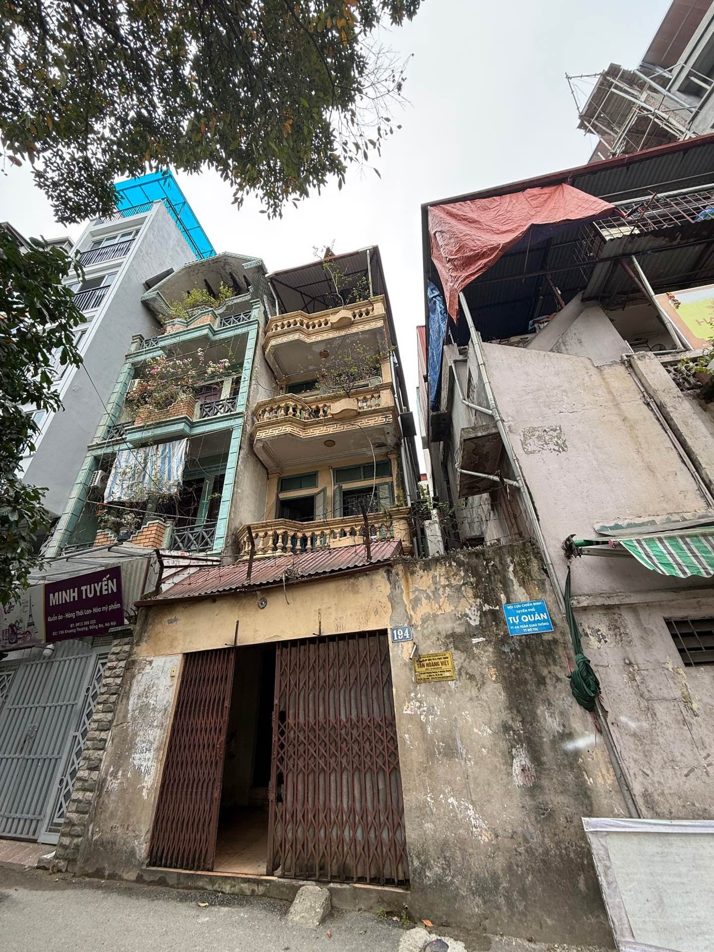 Bán nhà Khương Thượng - diện tích 73m2 4 tầng - Mặt hồ, kinh doanh sầm uất - giá 28,5 tỷ