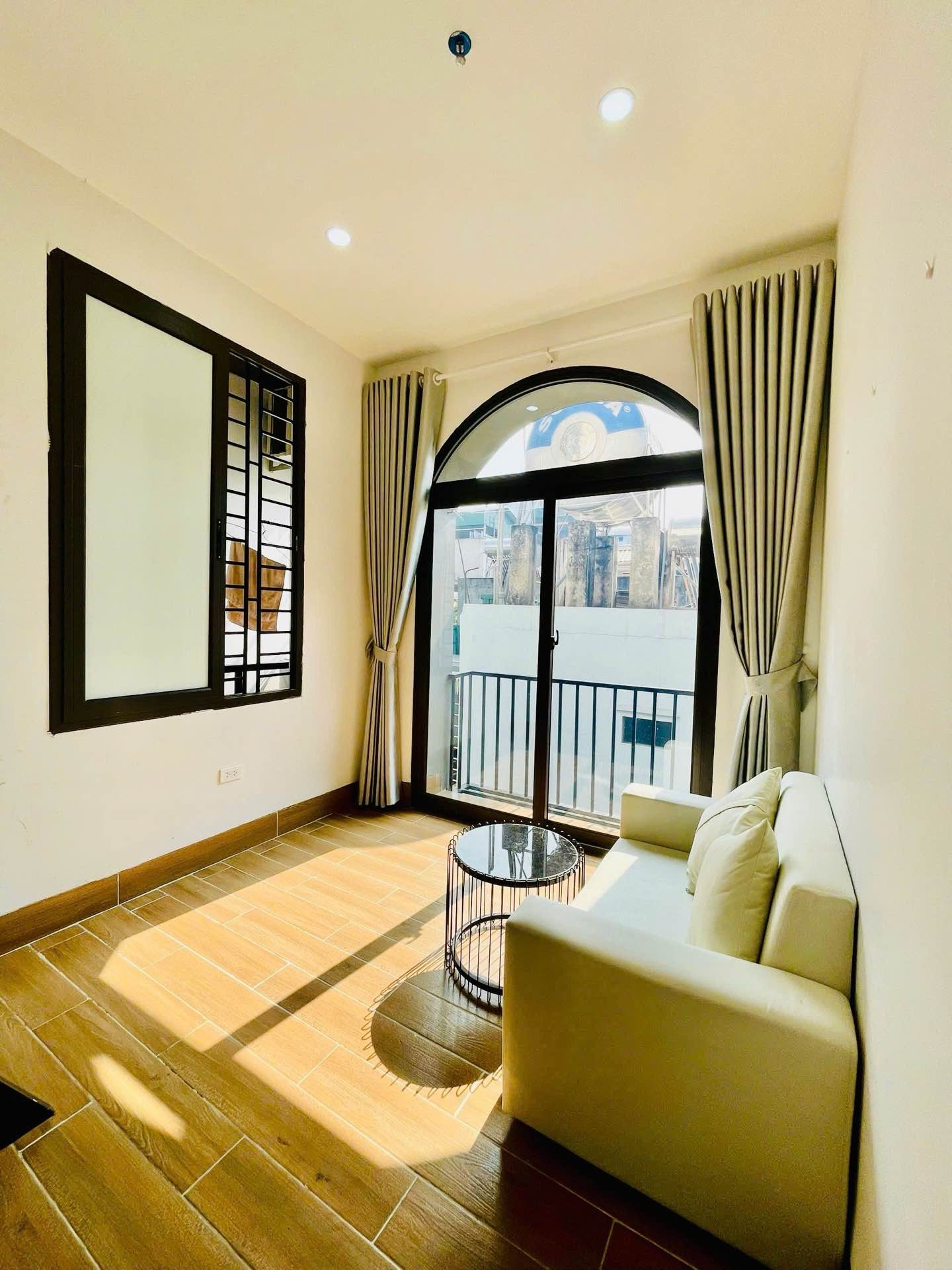 Bán nhà Trung Kính - diện tích 74.1m2 6 tầng - Ô tô tránh - giá 28 tỷ