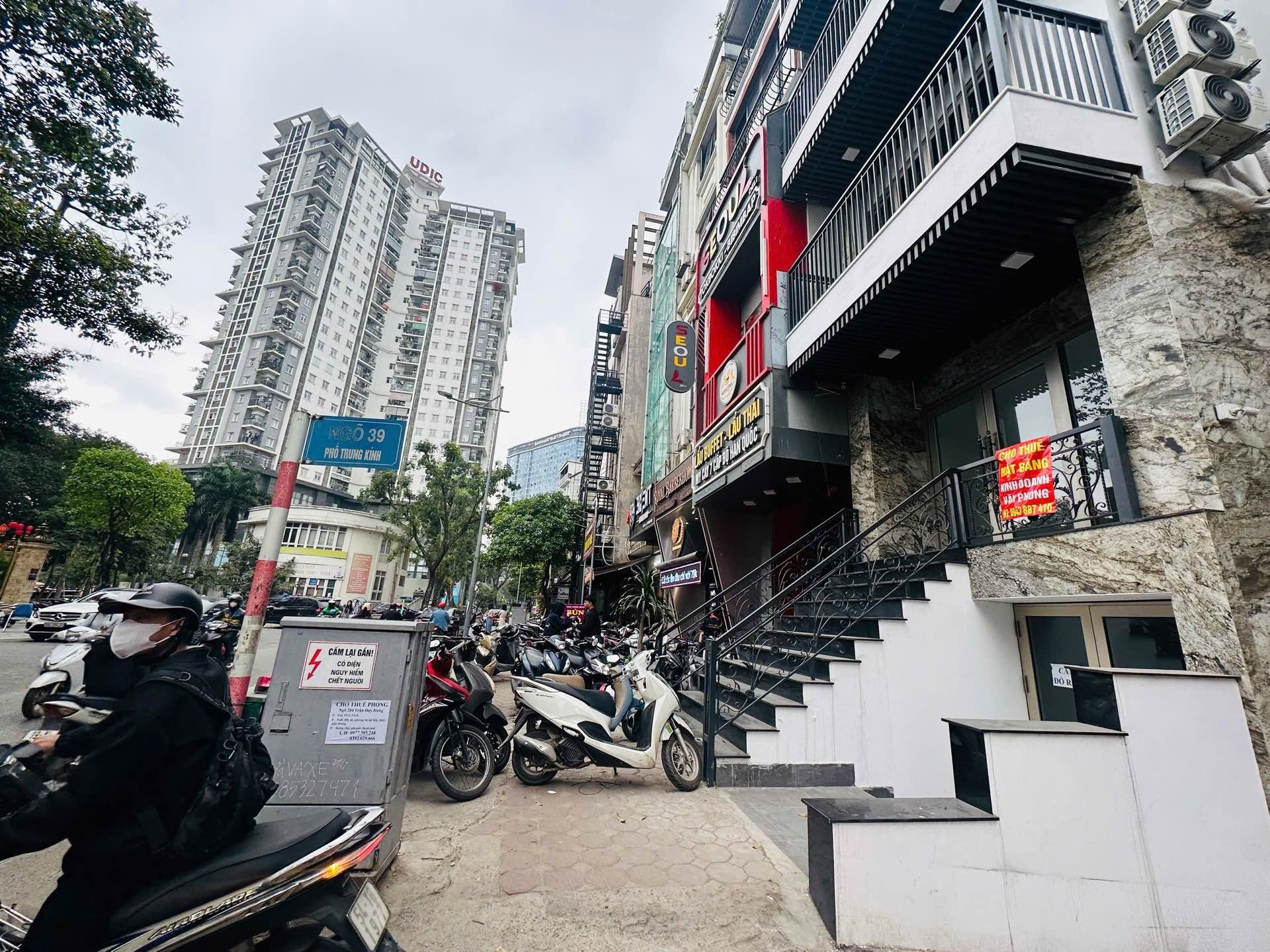 Bán nhà Trung Kính - diện tích 74.1m2 6 tầng - Ô tô tránh - giá 28 tỷ