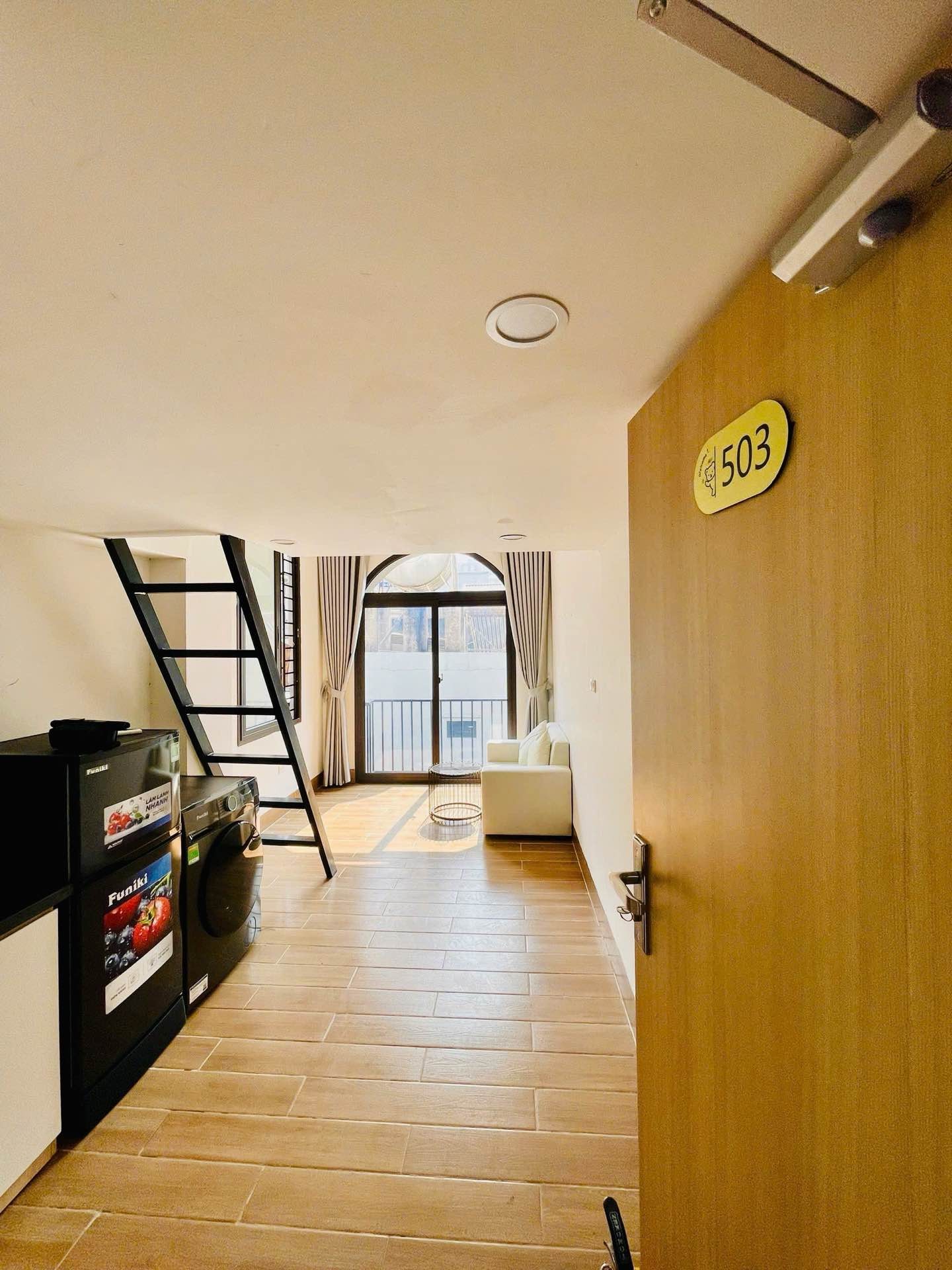 Bán nhà Trung Kính - diện tích 74.1m2 6 tầng - Ô tô tránh - giá 28 tỷ