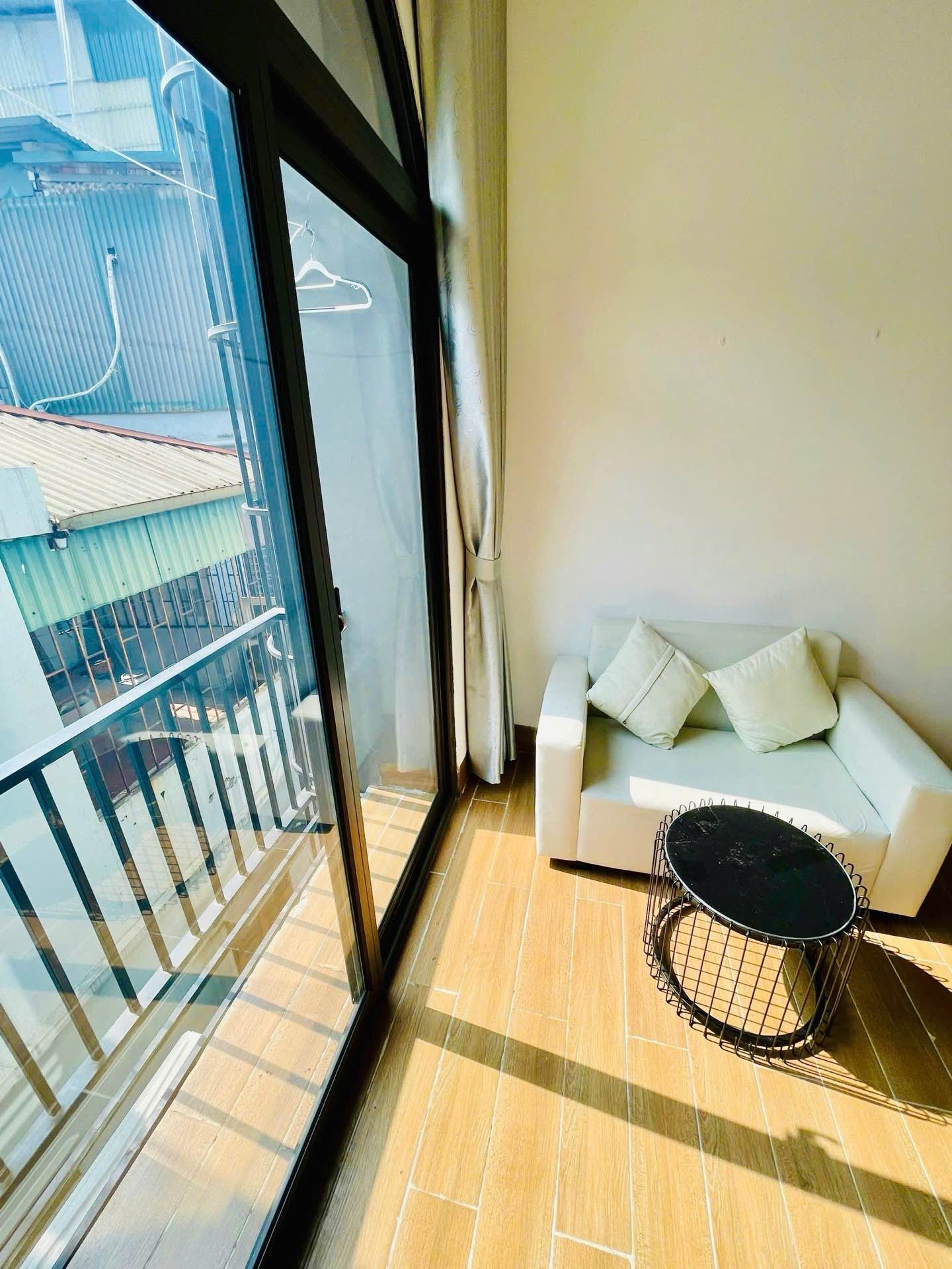 Bán nhà Trung Kính - diện tích 74.1m2 6 tầng - Ô tô tránh - giá 28 tỷ