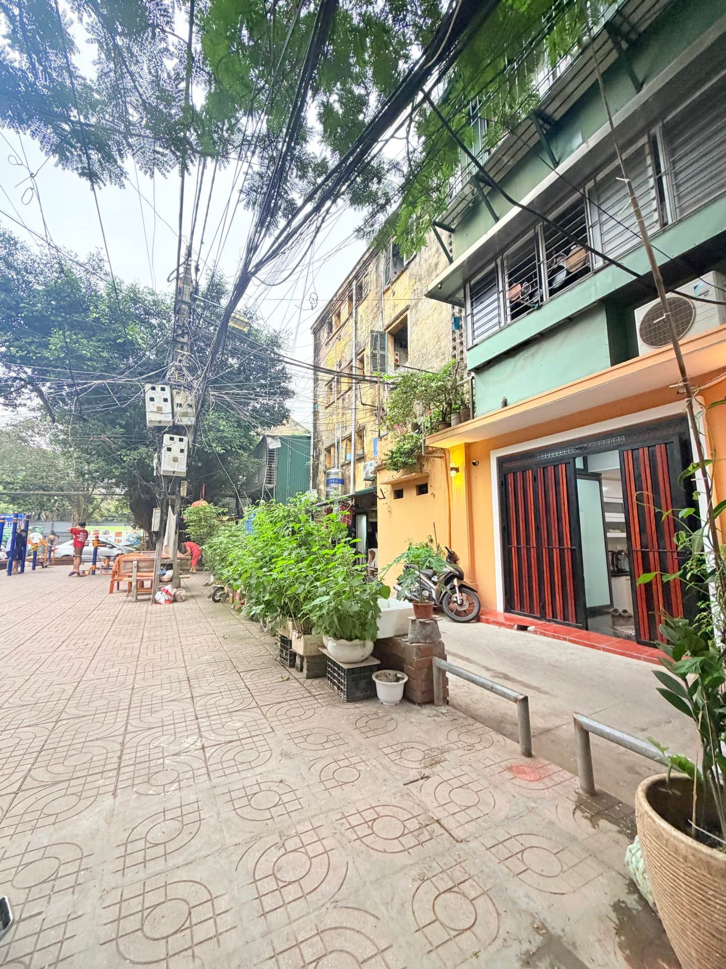 Bán nhà Phố 8/3 - diện tích 70m2 1 tầng - ô tô đỗ cửa - giá 5,3 tỷ