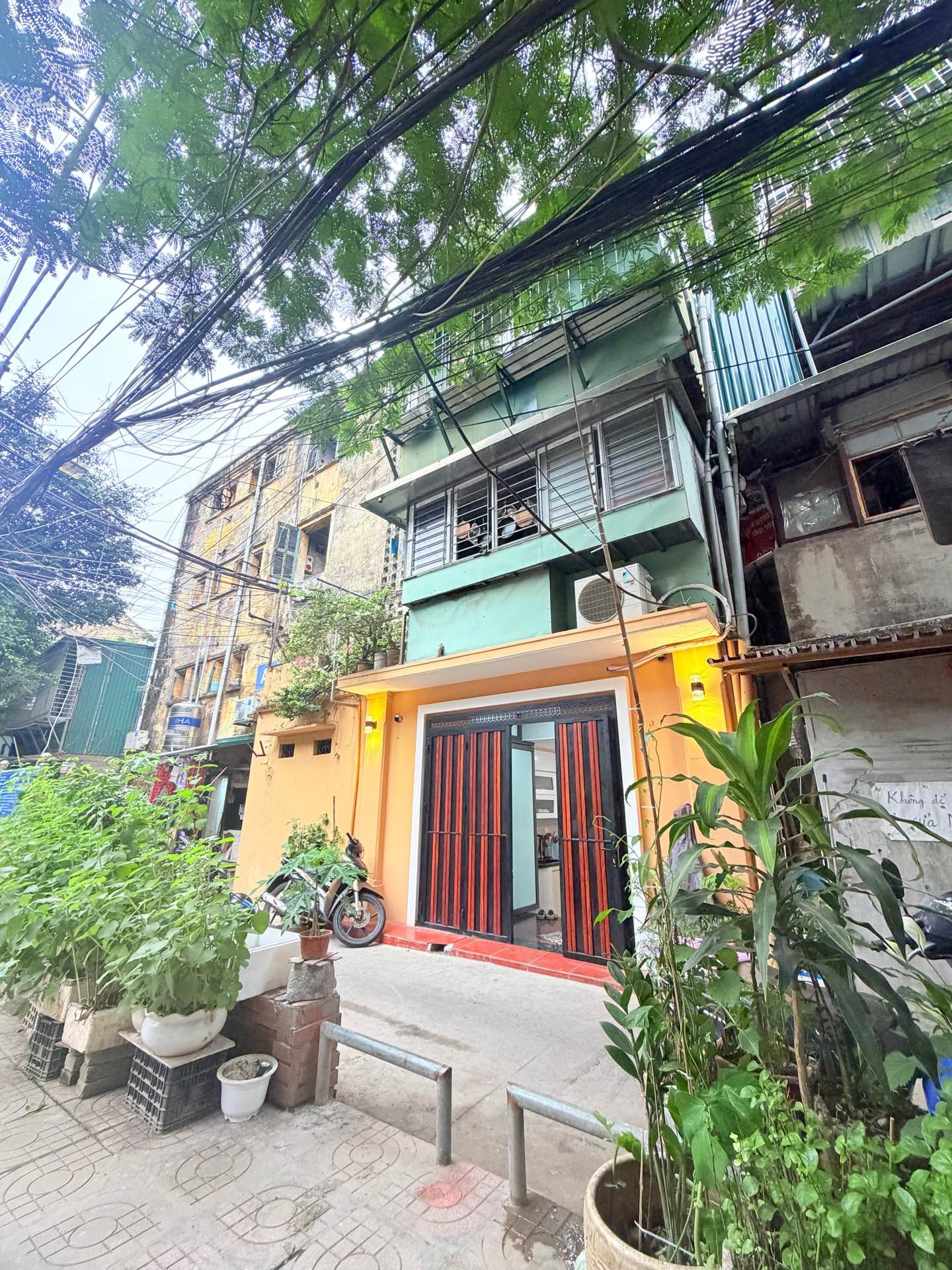 Bán nhà Phố 8/3 - diện tích 70m2 1 tầng - ô tô đỗ cửa - giá 5,3 tỷ