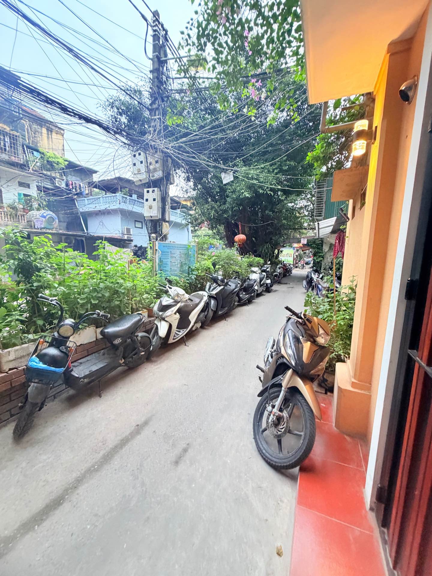 Bán nhà Phố 8/3 - diện tích 70m2 1 tầng - ô tô đỗ cửa - giá 5,3 tỷ