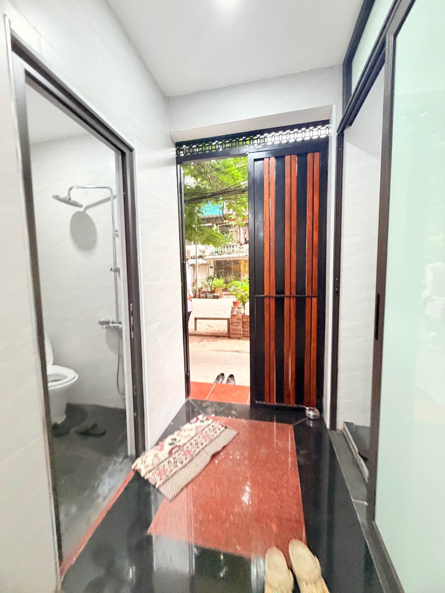 Bán nhà Phố 8/3 - diện tích 70m2 1 tầng - ô tô đỗ cửa - giá 5,3 tỷ