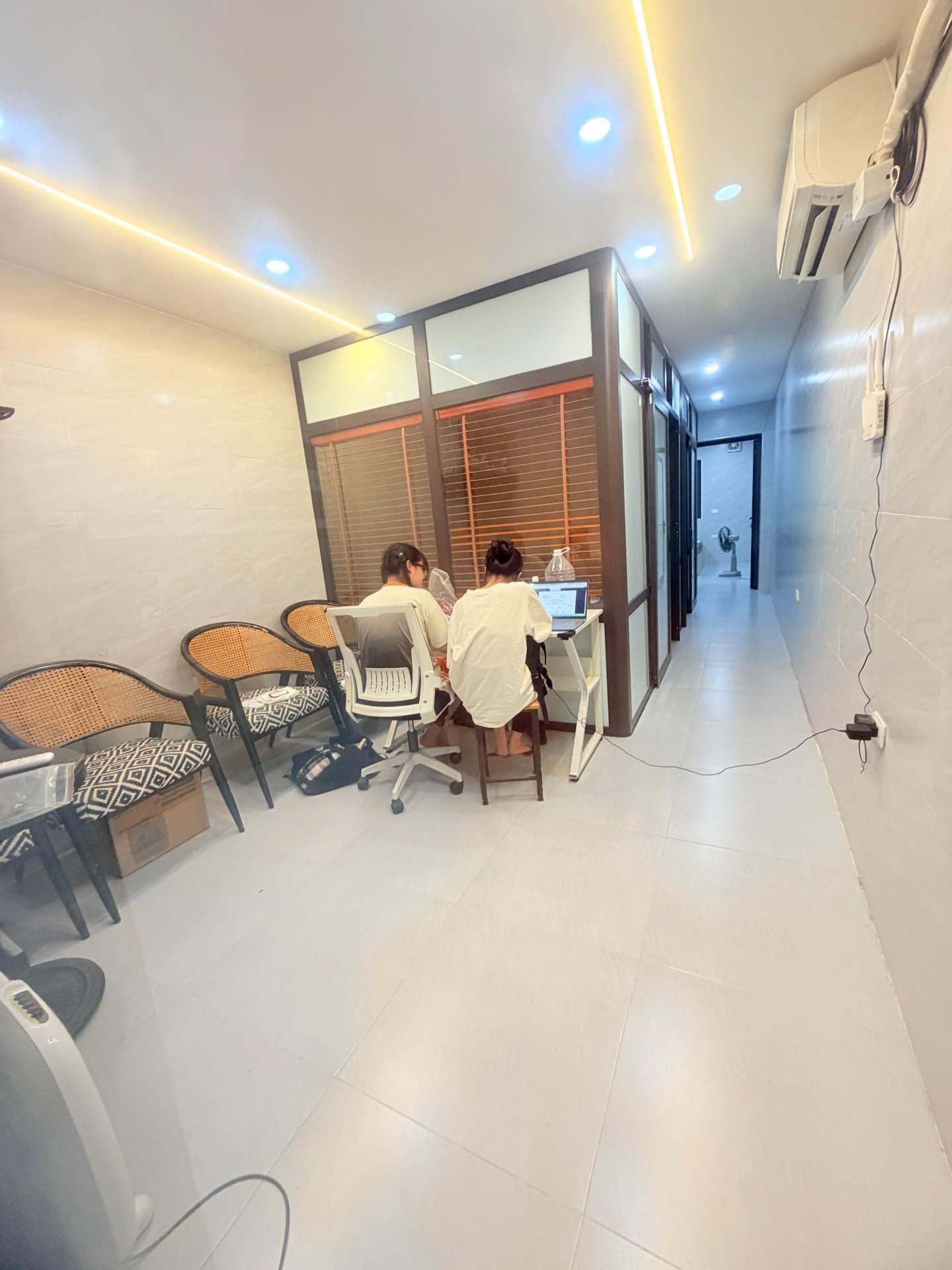Bán nhà Phố 8/3 - diện tích 70m2 1 tầng - ô tô đỗ cửa - giá 5,3 tỷ