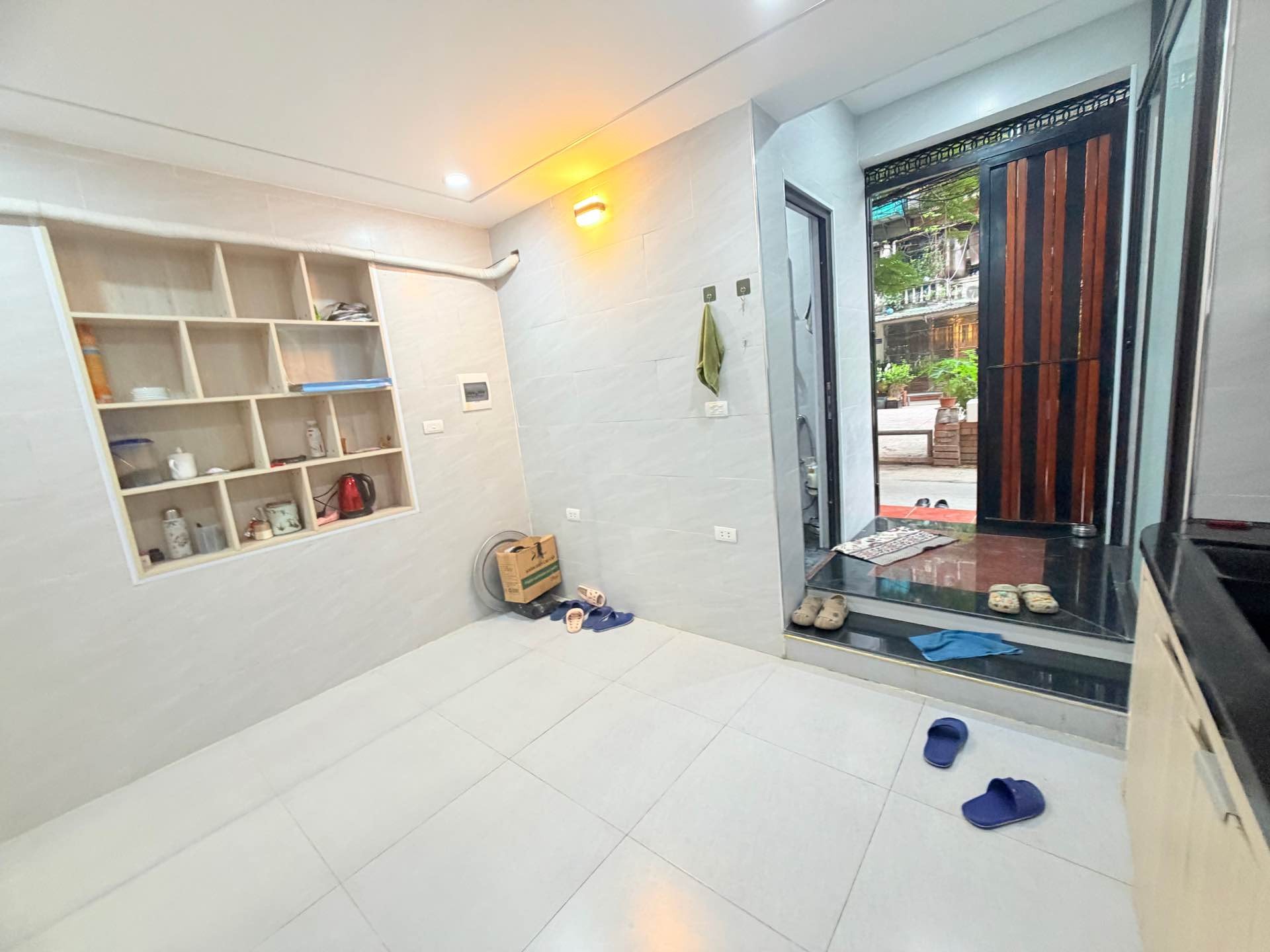 Bán nhà Phố 8/3 - diện tích 70m2 1 tầng - ô tô đỗ cửa - giá 5,3 tỷ