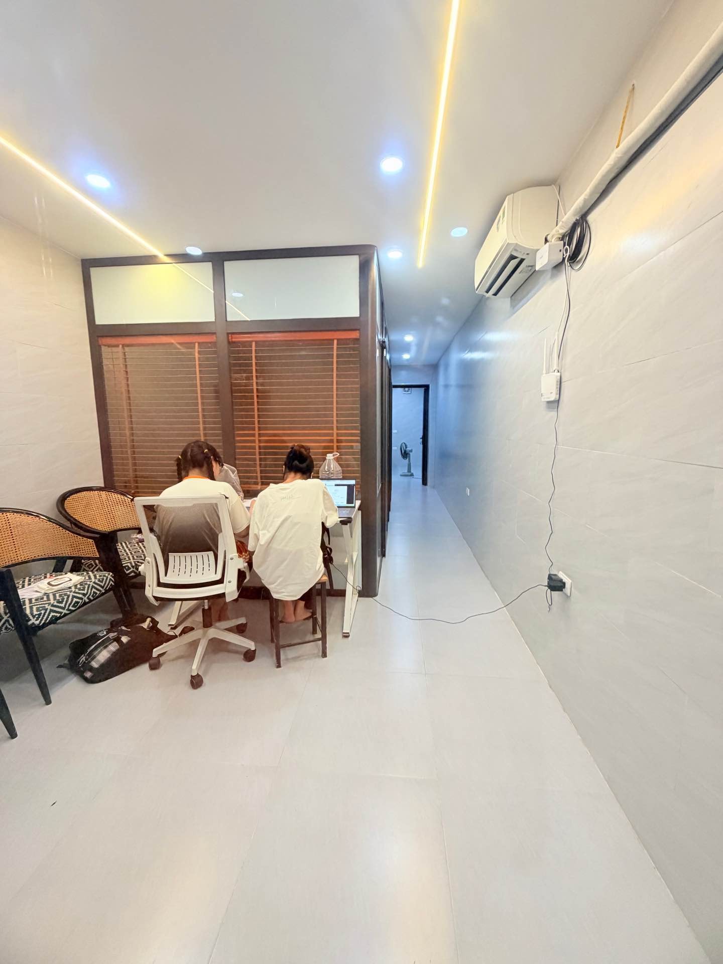 Bán nhà Phố 8/3 - diện tích 70m2 1 tầng - ô tô đỗ cửa - giá 5,3 tỷ