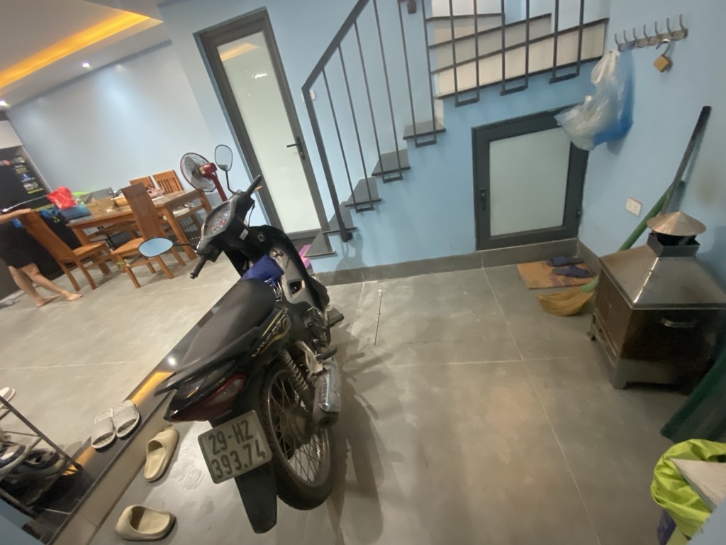 Bán nhà Thịnh Liệt - diện tích 35m2 5 tầng - ô tô tránh - giá 6,5 tỷ