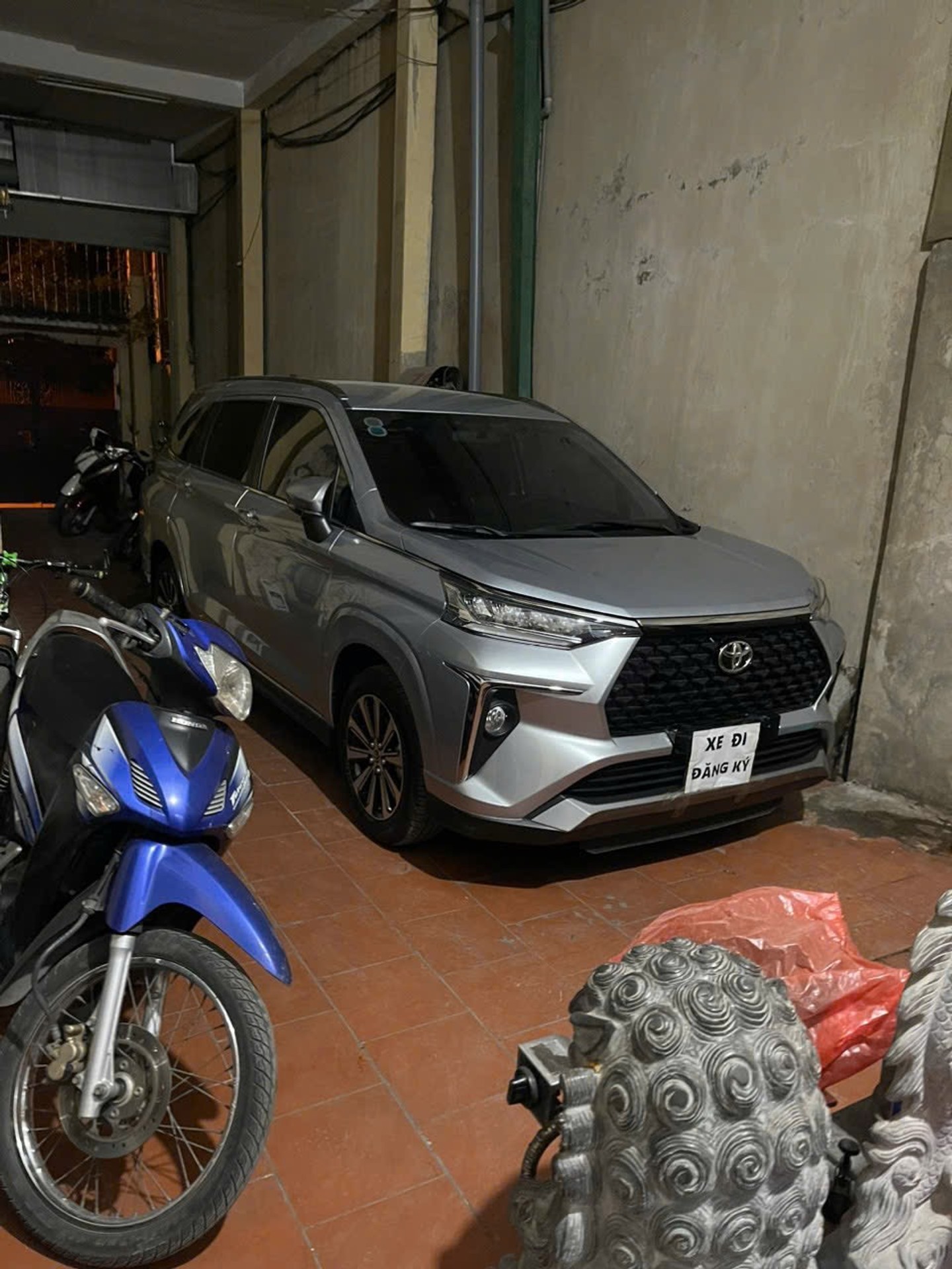 Bán nhà Giải Phóng - diện tích 220m2 3 tầng - ô tô tránh - giá 66 tỷ