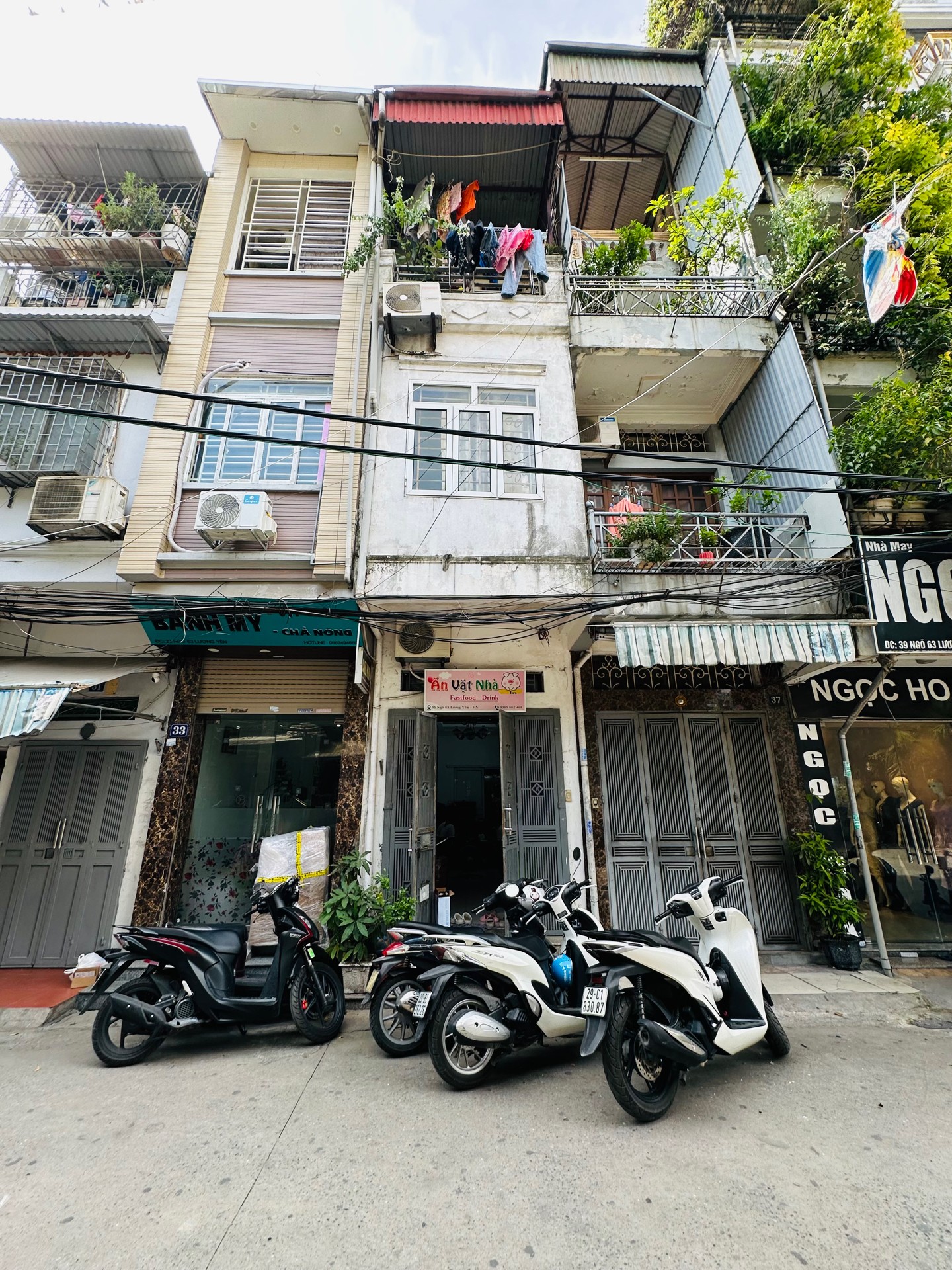 Bán nhà Lương Yên - diện tích 36m2 3 tầng - Ô tô tránh - giá 14,5 tỷ
