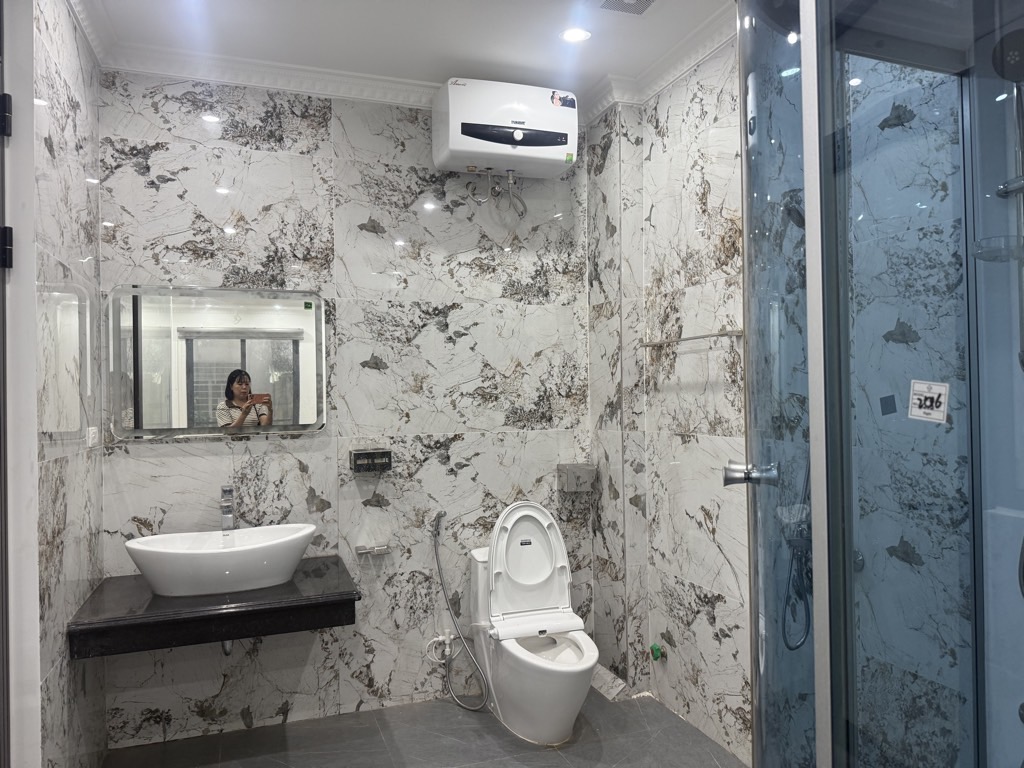 Bán nhà Văn Chương - diện tích 72m2 7 tầng - ngõ ô tô thông - giá 29,5 tỷ