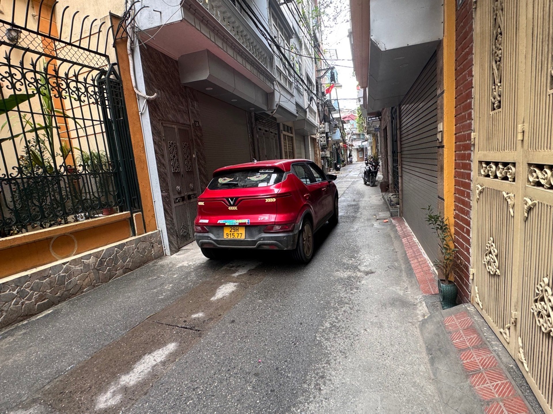 Bán nhà Yên Lạc - diện tích 23m2 3 tầng - Mặt ngõ thông ô tô vù vù - giá 7,95 tỷ