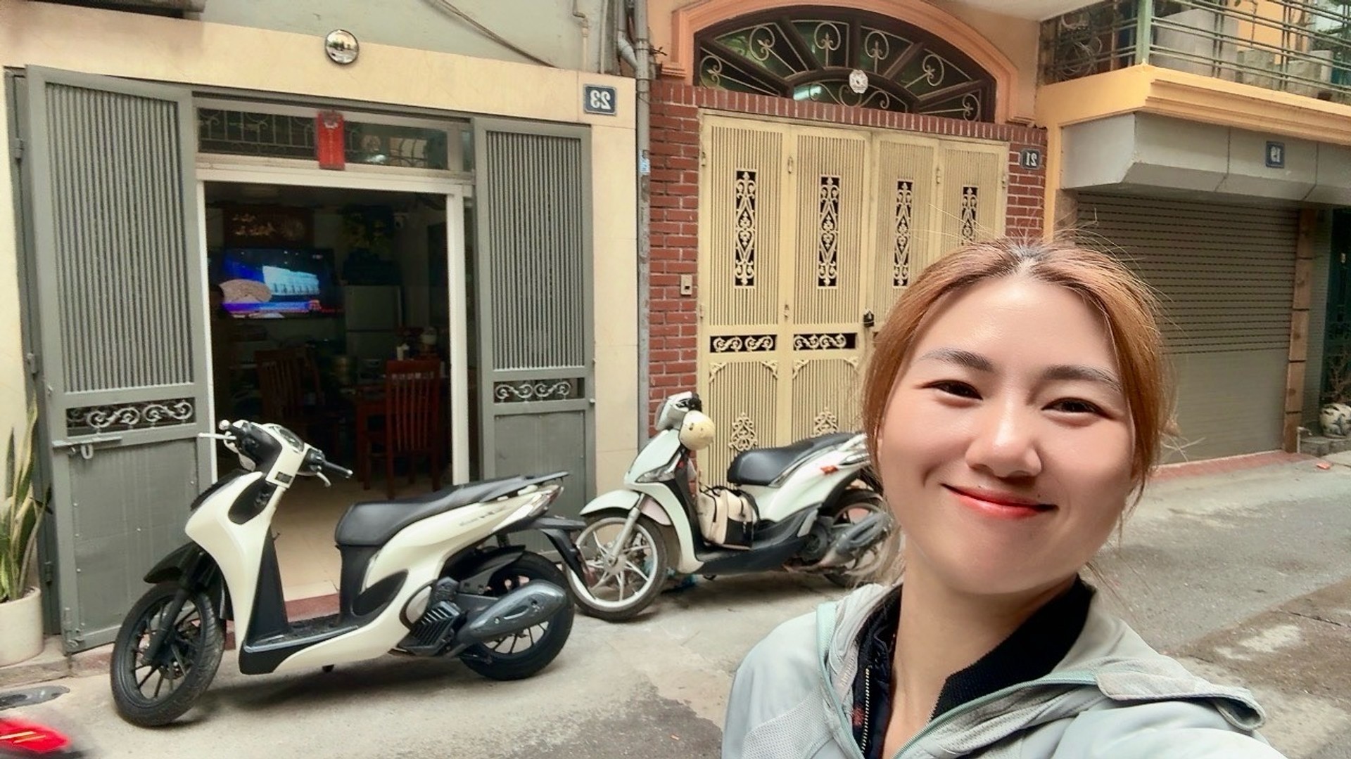 Bán nhà Yên Lạc - diện tích 23m2 3 tầng - Mặt ngõ thông ô tô vù vù - giá 7,95 tỷ