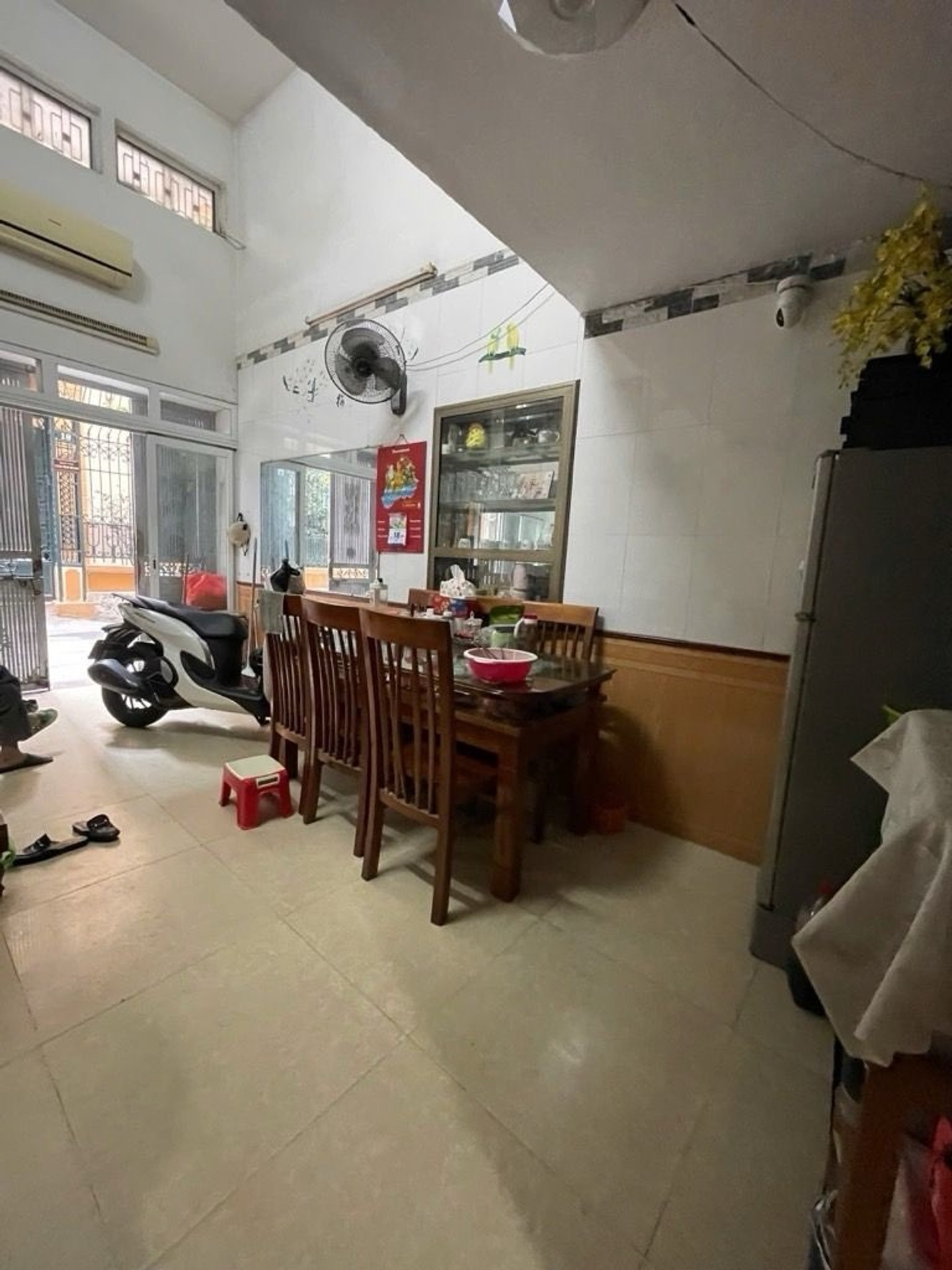 Bán nhà Yên Lạc - diện tích 23m2 3 tầng - Mặt ngõ thông ô tô vù vù - giá 7,95 tỷ