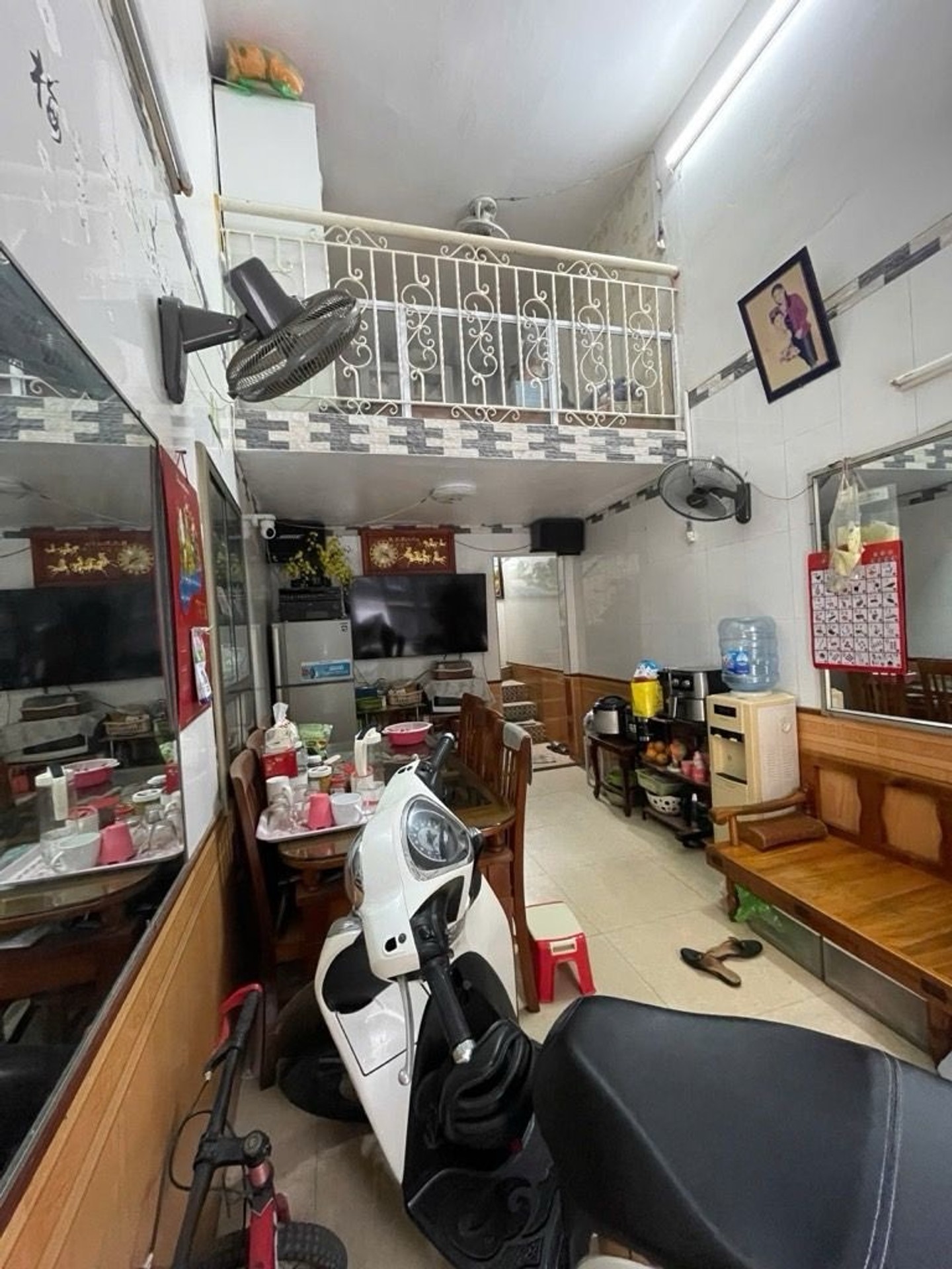 Bán nhà Yên Lạc - diện tích 23m2 3 tầng - Mặt ngõ thông ô tô vù vù - giá 7,95 tỷ