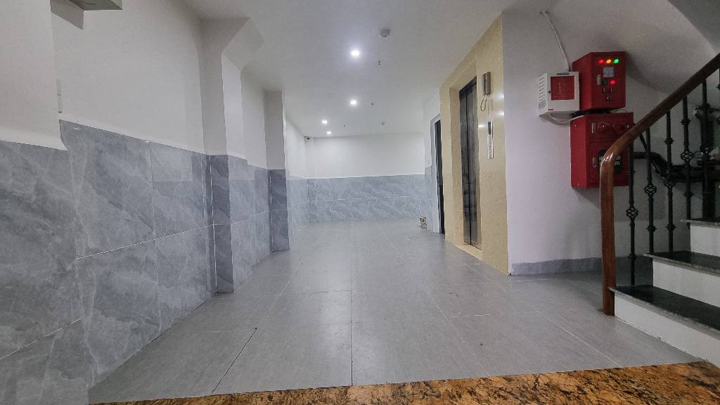 Bán nhà Định Công Thượng - diện tích 53m2 7 tầng - Ngõ 112 Định Công Thượng kinh doanh sầm uất - giá 14,3 tỷ