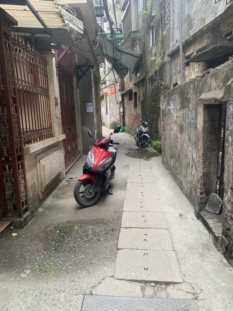 Bán nhà Lê Thanh Nghị - diện tích 111m2 5 tầng - Mặt tiền quyền lực - giá 35 tỷ