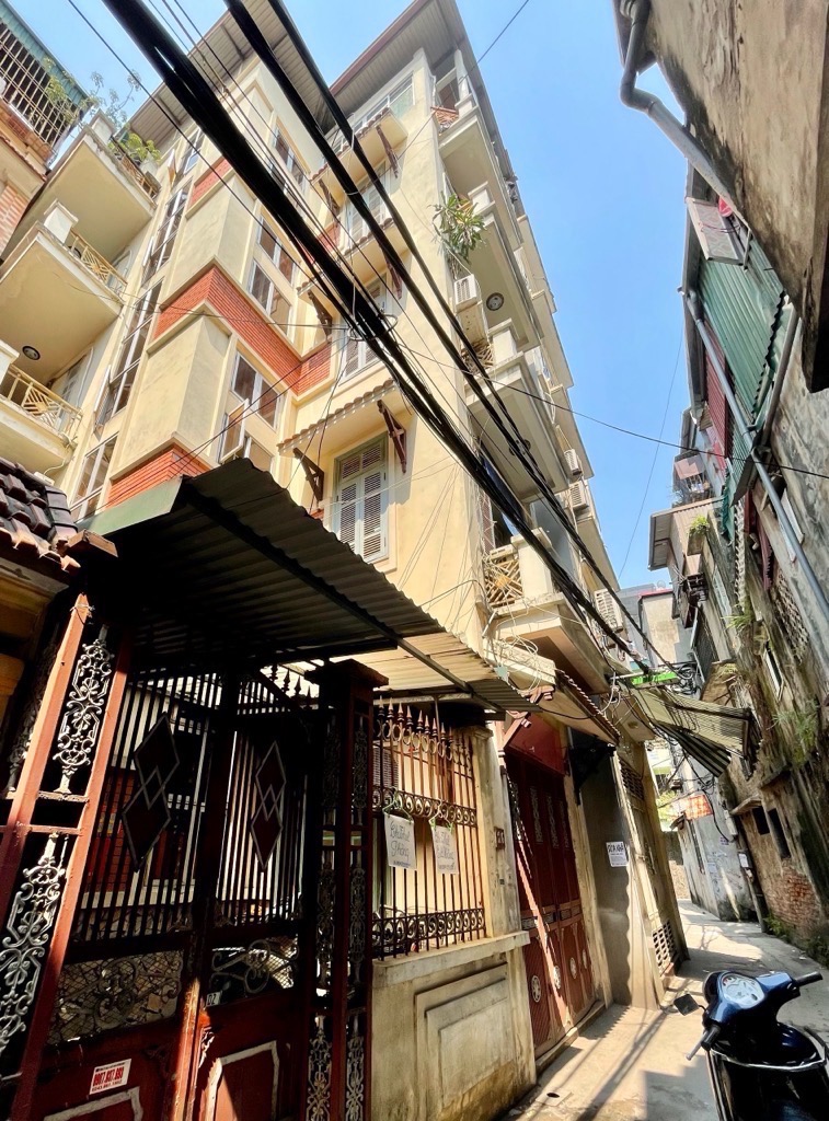 Bán nhà Lê Thanh Nghị - diện tích 111m2 5 tầng - Mặt tiền quyền lực - giá 35 tỷ