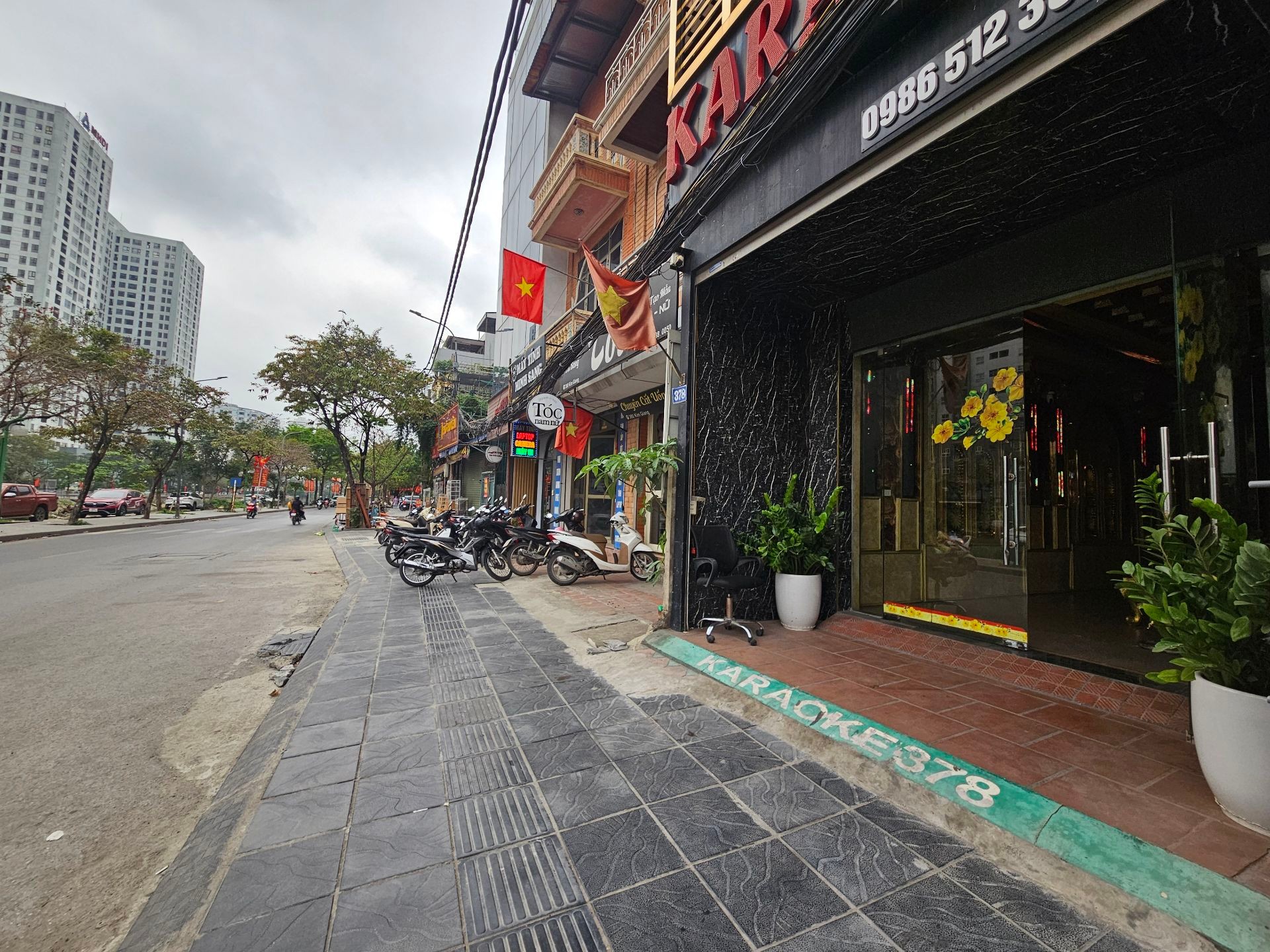 Bán nhà Kim Giang - diện tích 83m2 6 tầng - Mặt phố VIP kinh doanh sầm uất - giá 43 tỷ