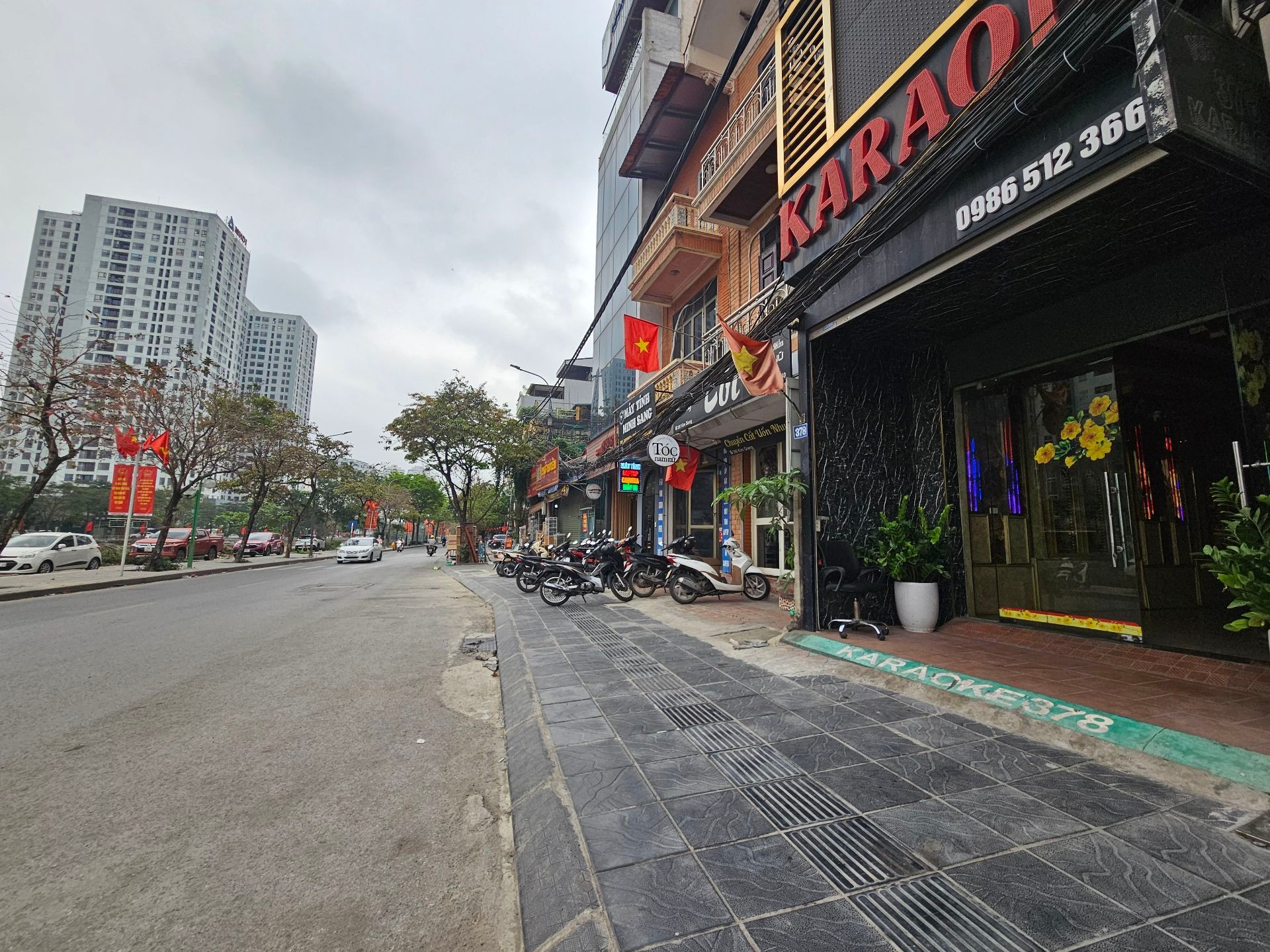 Bán nhà Kim Giang - diện tích 83m2 6 tầng - Mặt phố VIP kinh doanh sầm uất - giá 43 tỷ