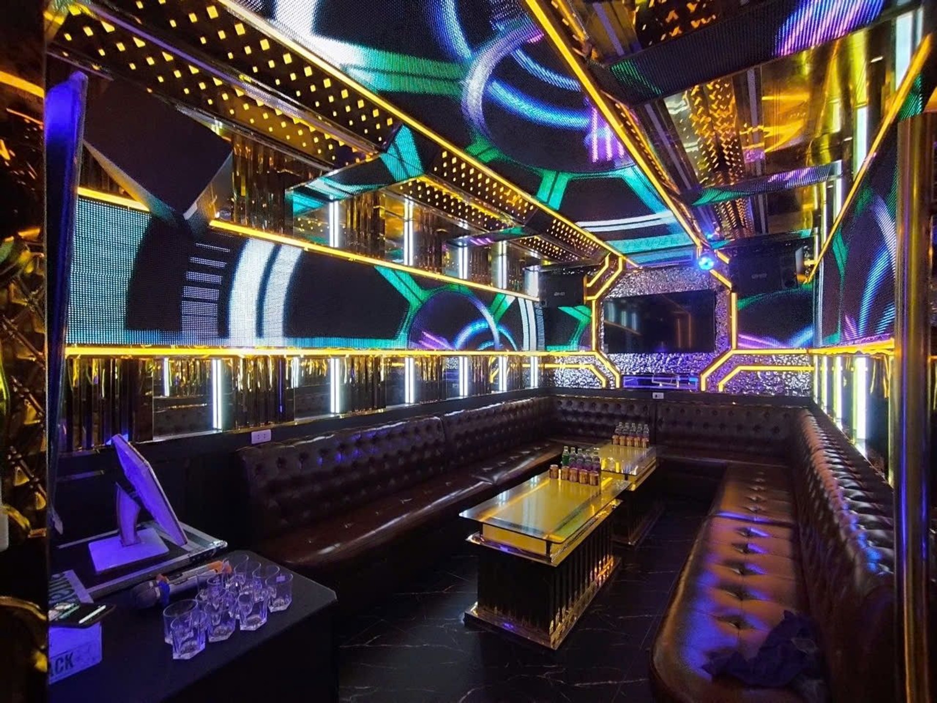 Bán nhà Kim Giang - diện tích 83m2 6 tầng - Mặt phố VIP kinh doanh sầm uất - giá 43 tỷ