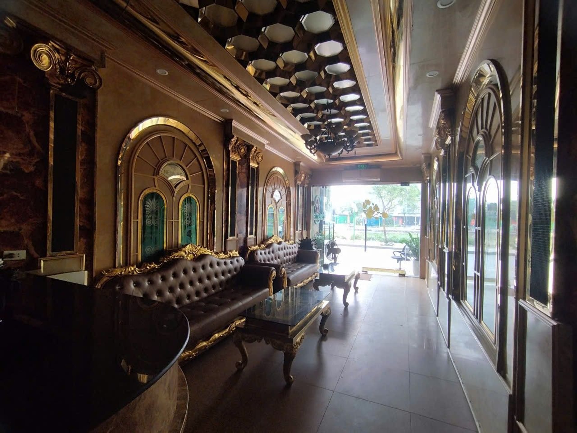 Bán nhà Kim Giang - diện tích 83m2 6 tầng - Mặt phố VIP kinh doanh sầm uất - giá 43 tỷ