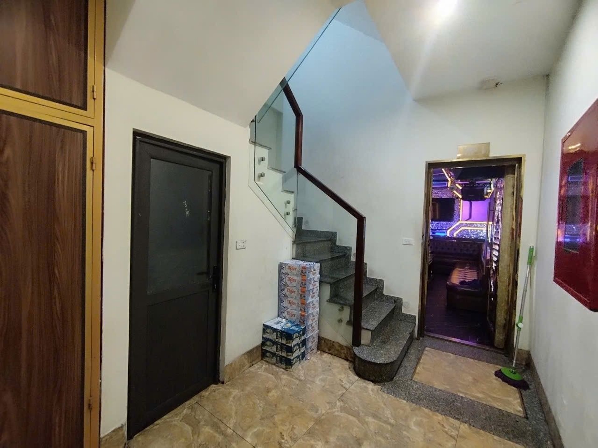 Bán nhà Kim Giang - diện tích 83m2 6 tầng - Mặt phố VIP kinh doanh sầm uất - giá 43 tỷ