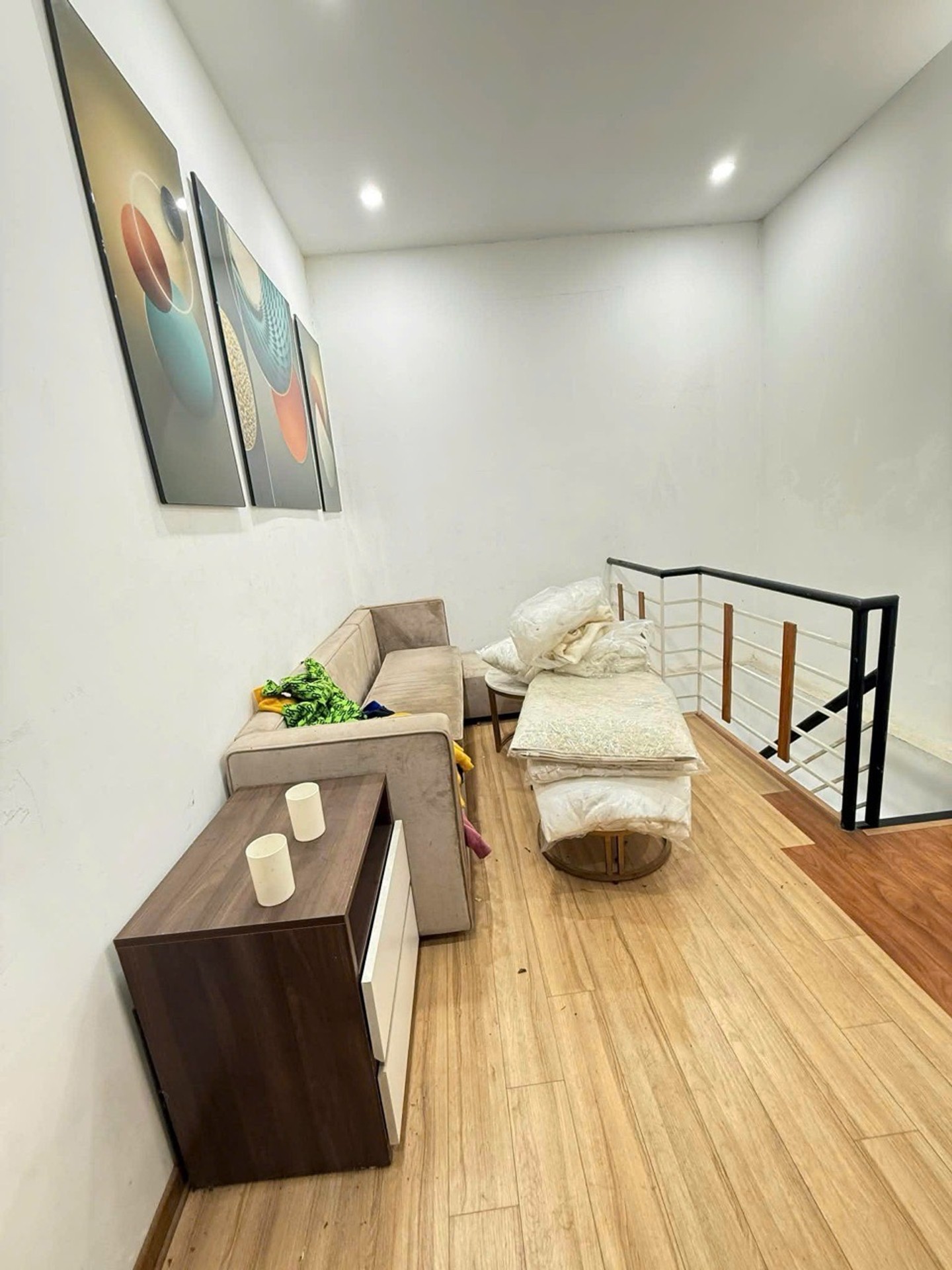Bán nhà Sở Thượng - diện tích 32m2 2 tầng - Mặt phố - giá 9,3 tỷ