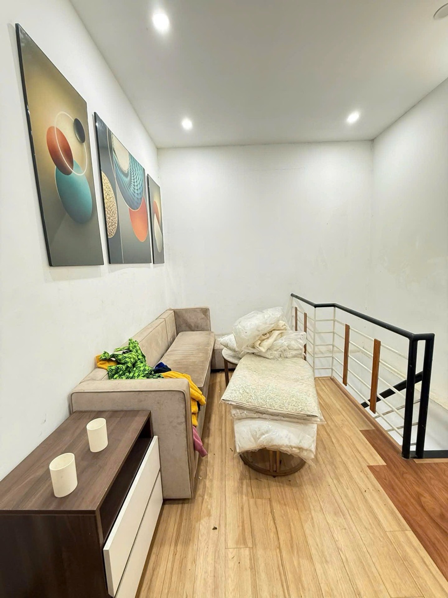 Bán nhà Sở Thượng - diện tích 32m2 2 tầng - Mặt phố - giá 9,3 tỷ