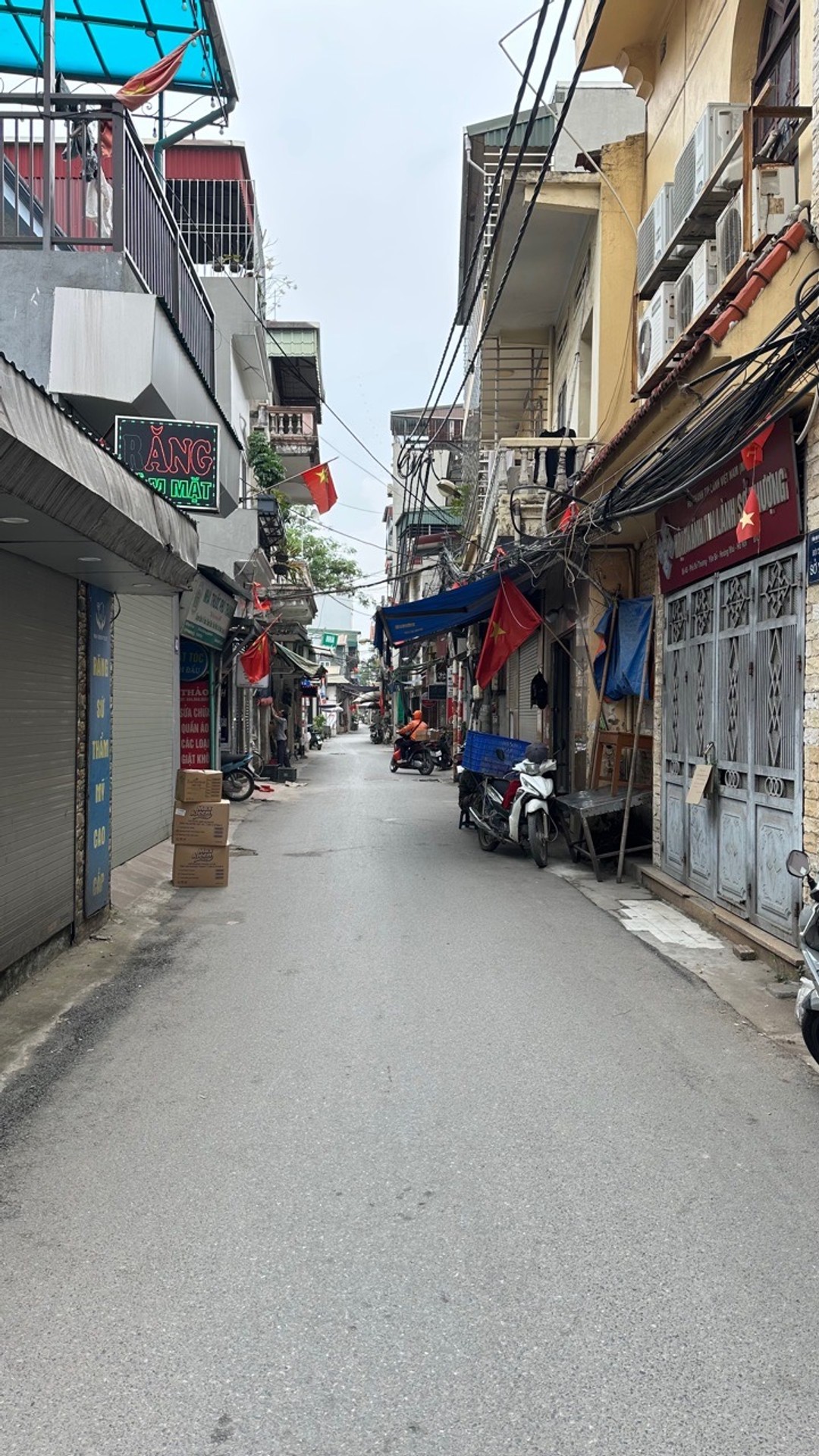 Bán nhà Sở Thượng - diện tích 32m2 2 tầng - Mặt phố - giá 9,3 tỷ