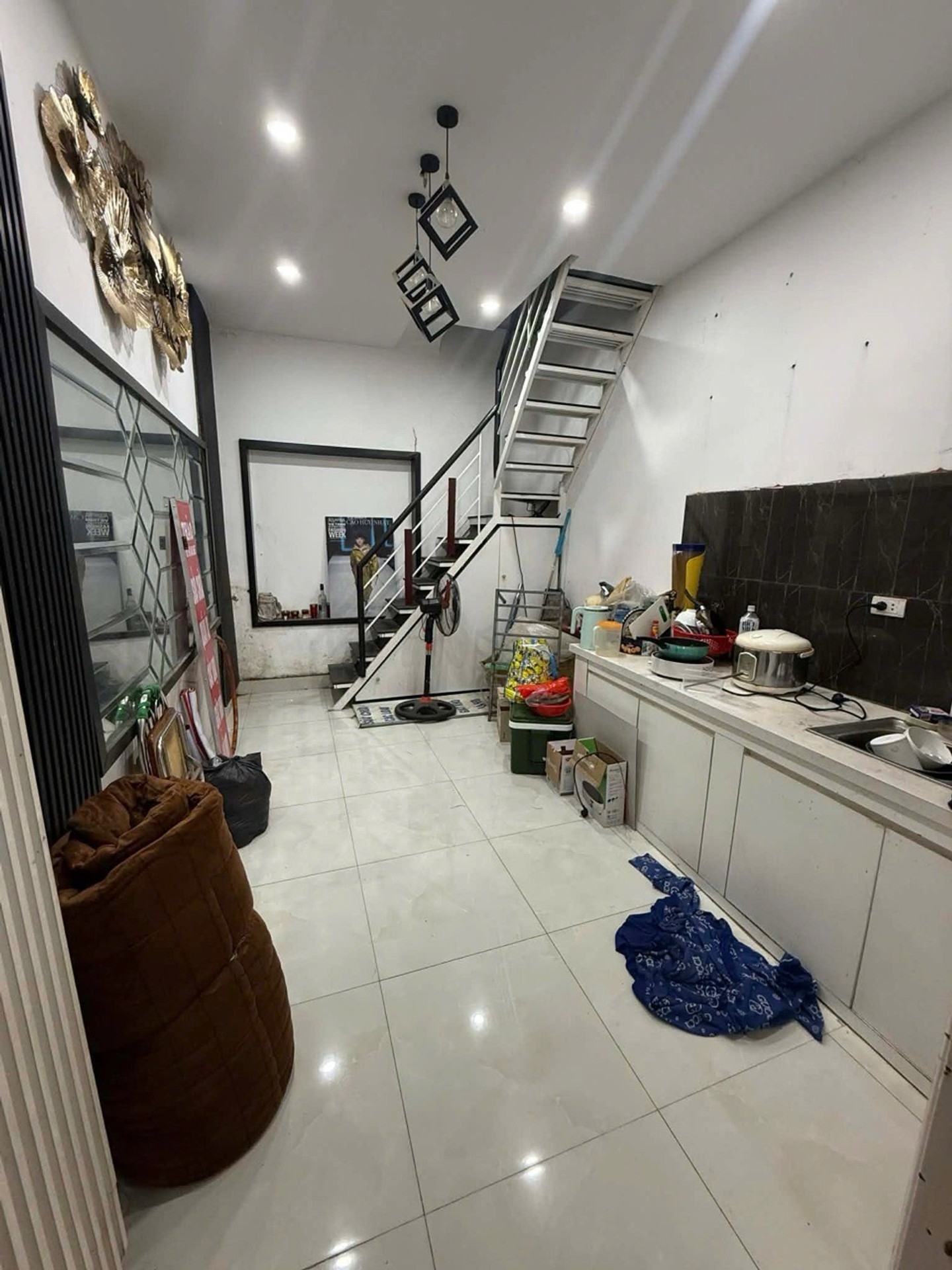Bán nhà Sở Thượng - diện tích 32m2 2 tầng - Mặt phố - giá 9,3 tỷ