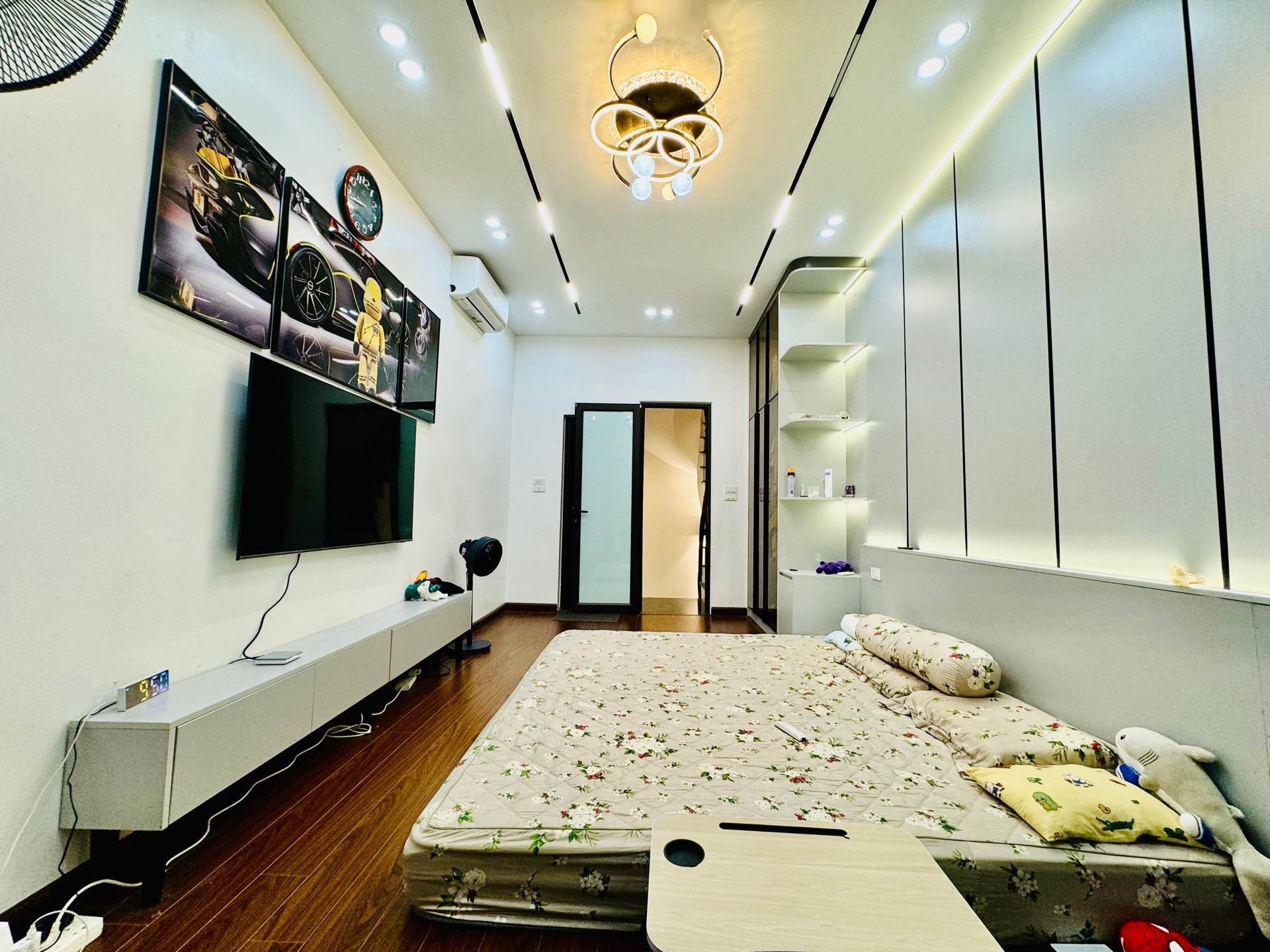 Bán nhà Kim Mã - diện tích 20m2 4 tầng - Ngõ thông, gần Đại Sứ Quán - giá 6,8 tỷ