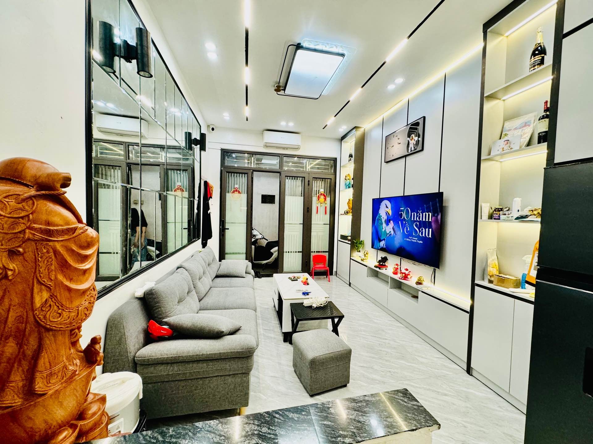 Bán nhà Kim Mã - diện tích 20m2 4 tầng - Ngõ thông, gần Đại Sứ Quán - giá 6,8 tỷ