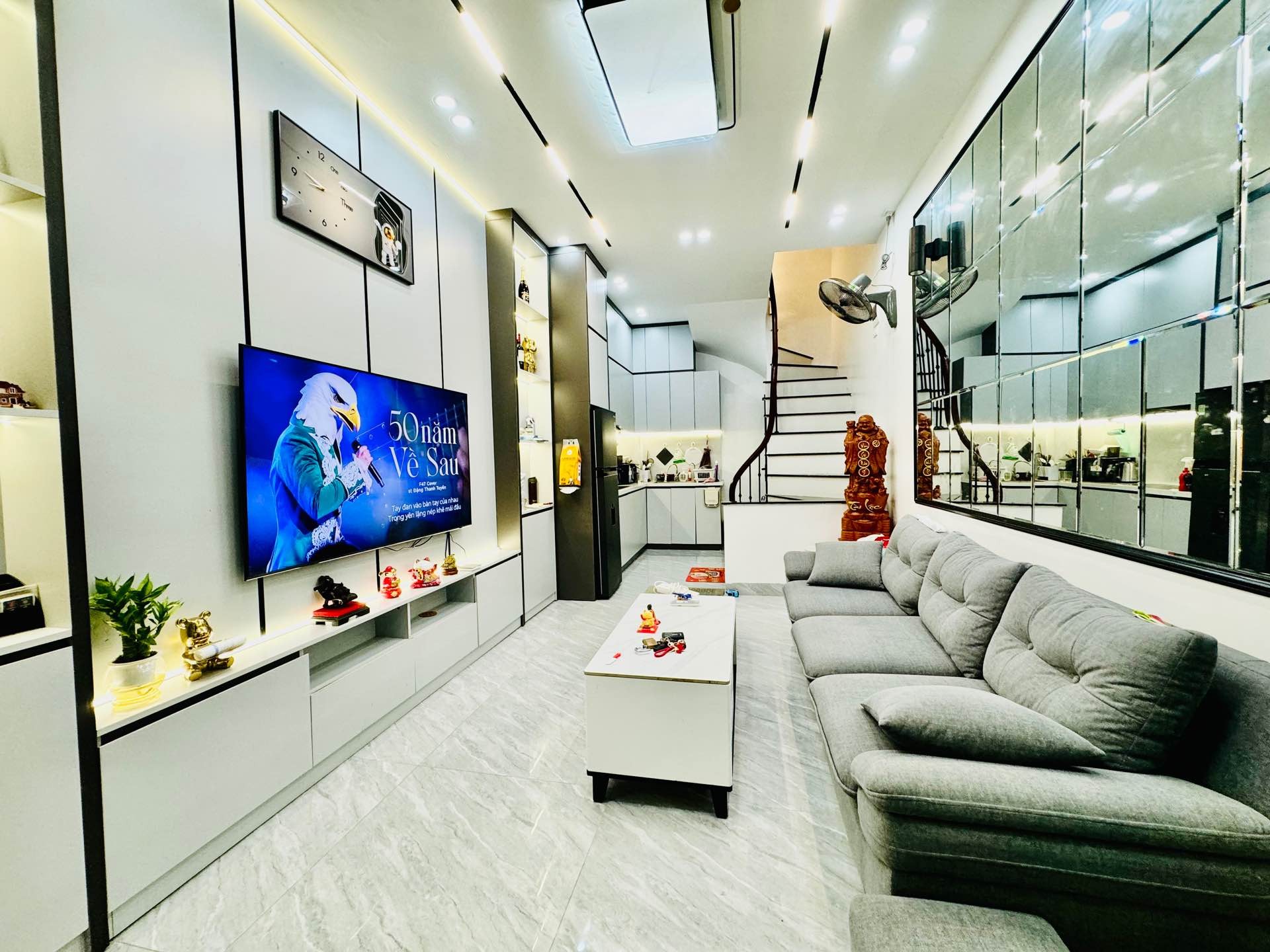 Bán nhà Kim Mã - diện tích 20m2 4 tầng - Ngõ thông, gần Đại Sứ Quán - giá 6,8 tỷ