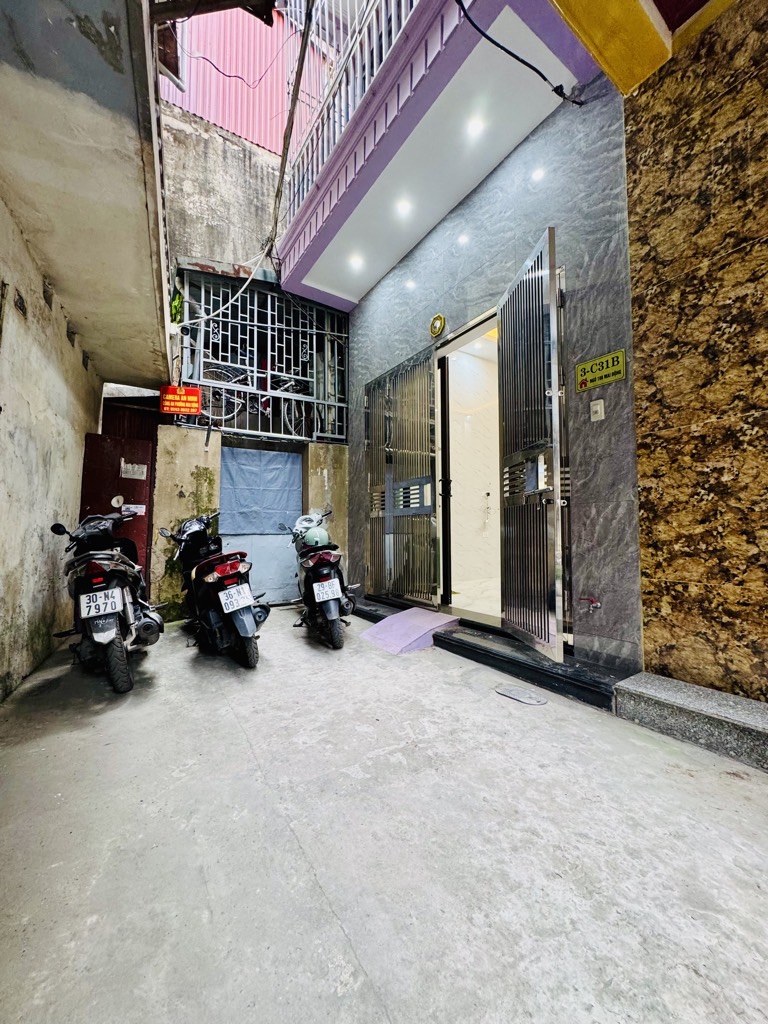 Bán nhà Mai Động - diện tích 50m2 4 tầng - ô tô đỗ cổng - giá 8,2 tỷ