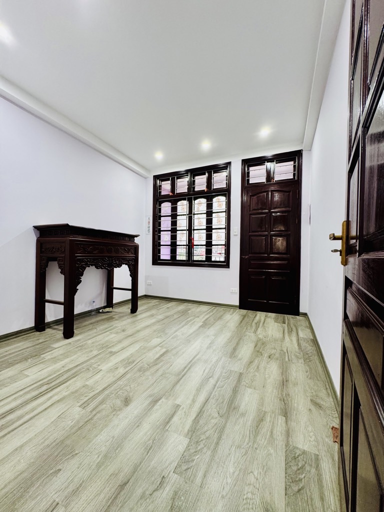 Bán nhà Mai Động - diện tích 50m2 4 tầng - ô tô đỗ cổng - giá 8,2 tỷ