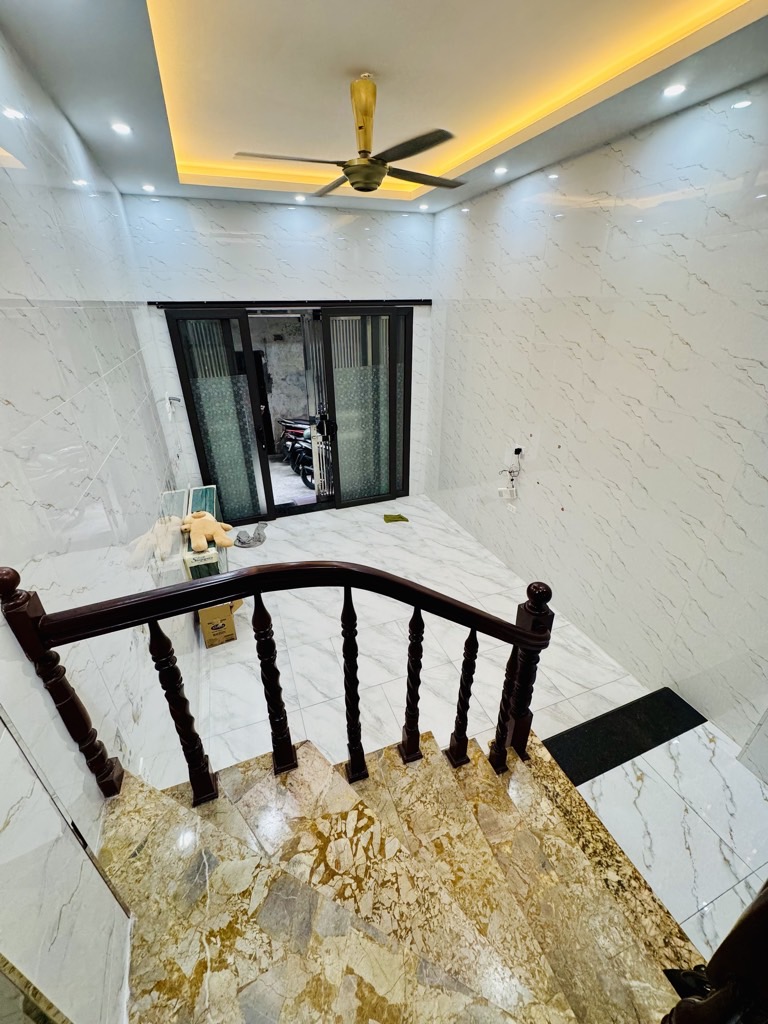 Bán nhà Mai Động - diện tích 50m2 4 tầng - ô tô đỗ cổng - giá 8,2 tỷ