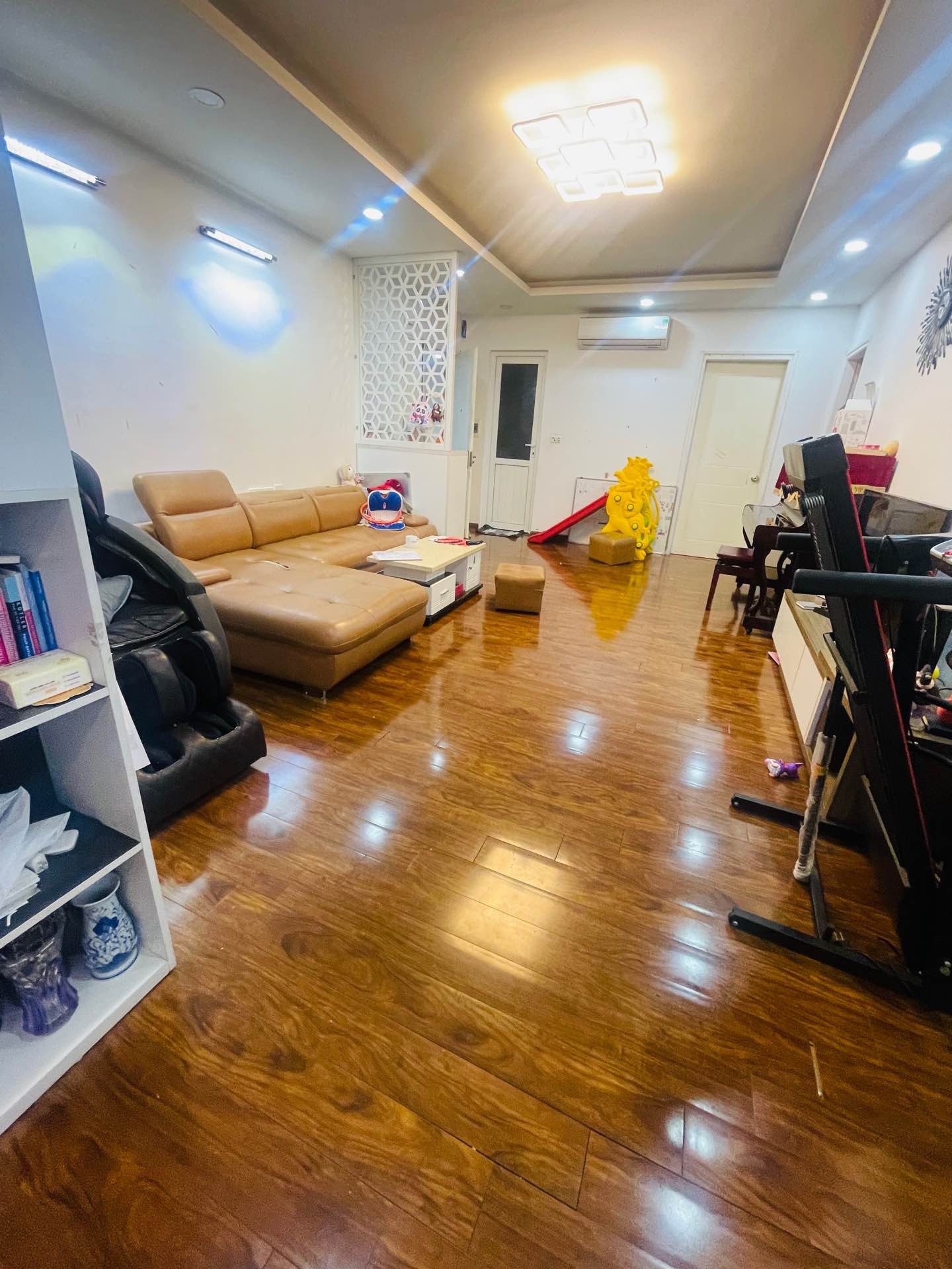 Bán nhà Trần Hòa - diện tích 103m2 1 tầng - Căn hộ lô góc - giá 8,2 tỷ